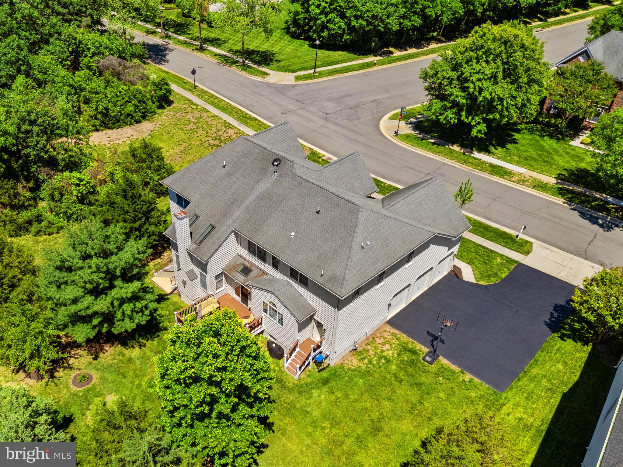 SOUTH RIDING - Residential