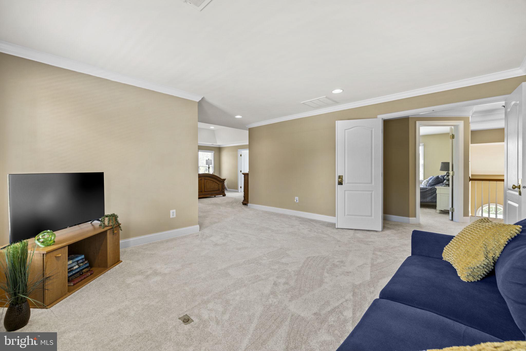 SOUTH RIDING - Residential