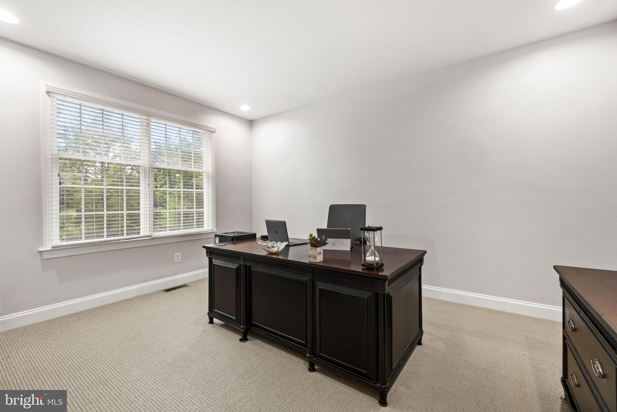 SOUTH RIDING - Residential