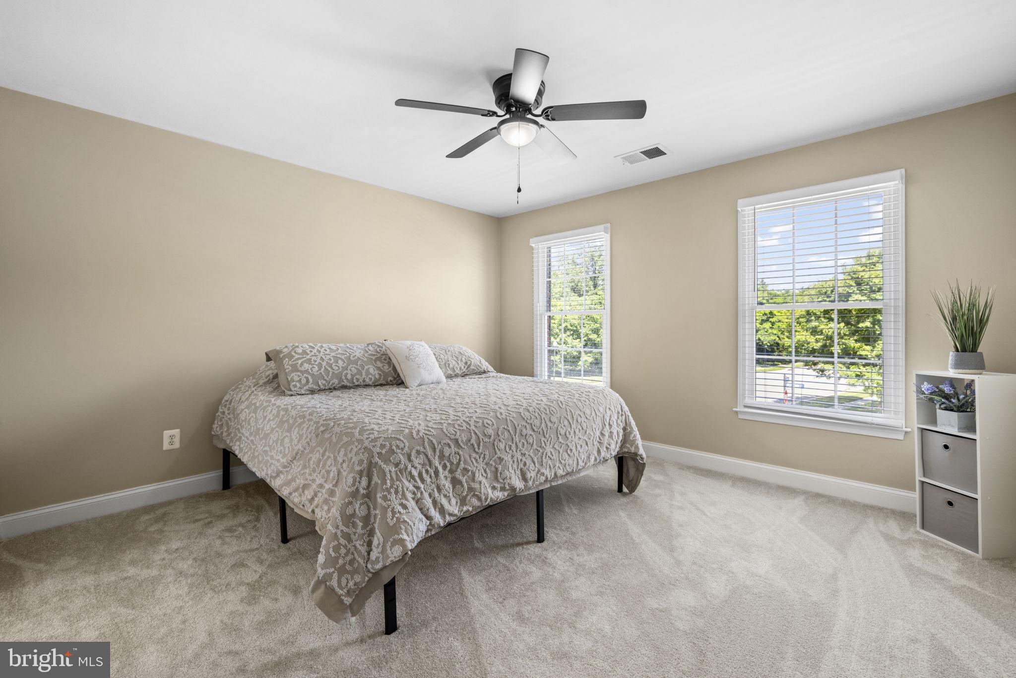 SOUTH RIDING - Residential