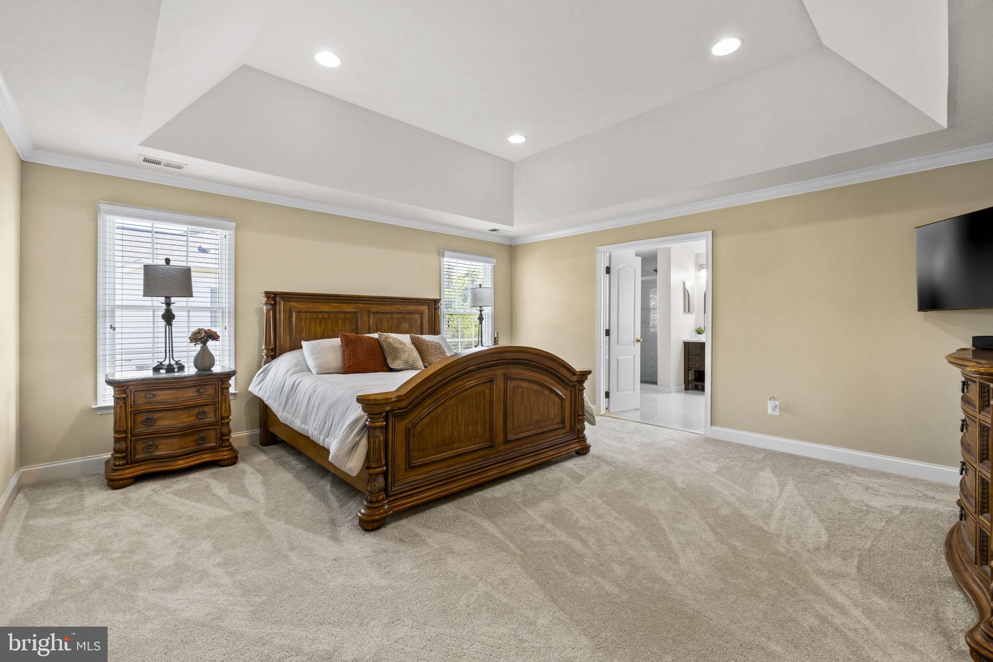SOUTH RIDING - Residential