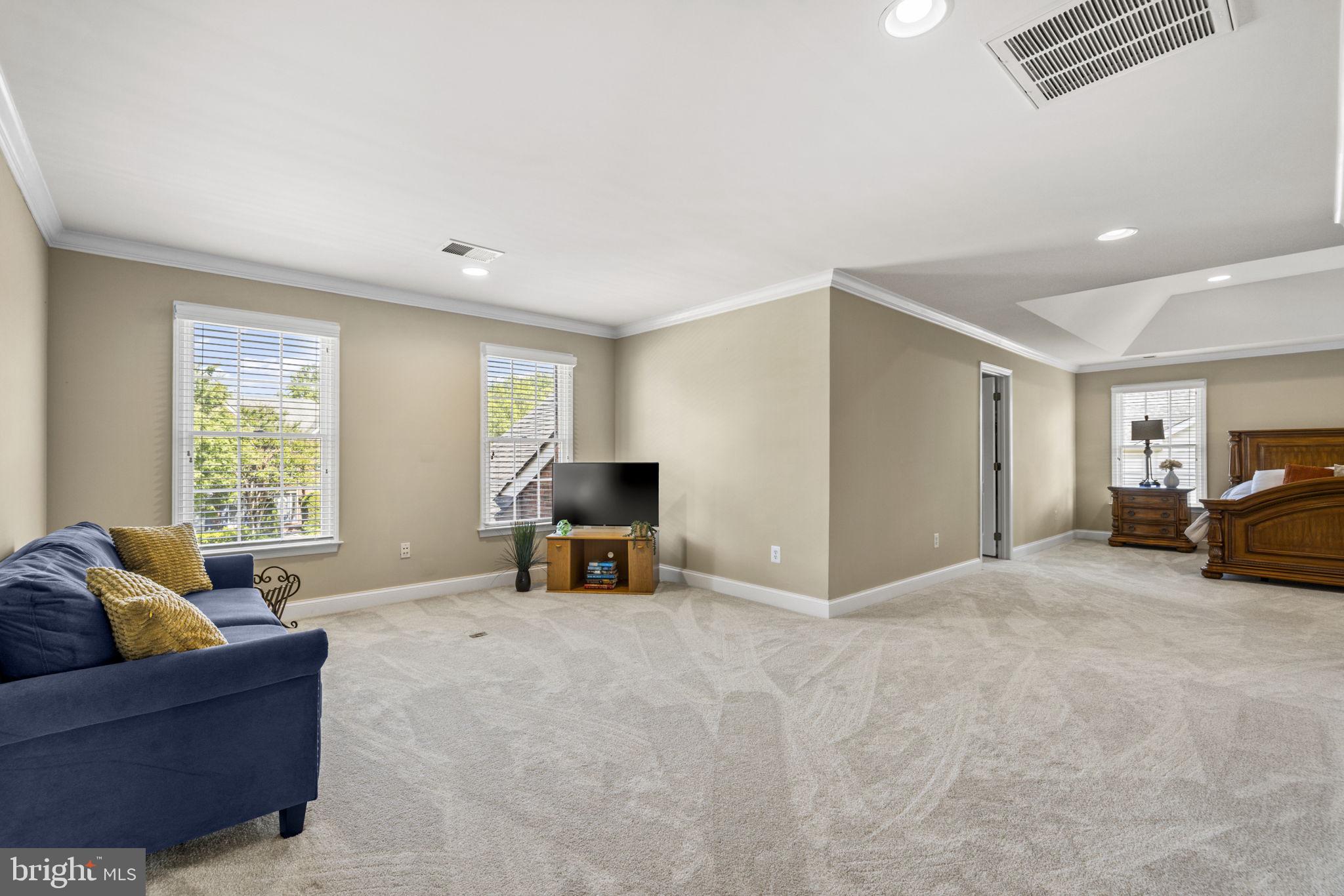 SOUTH RIDING - Residential