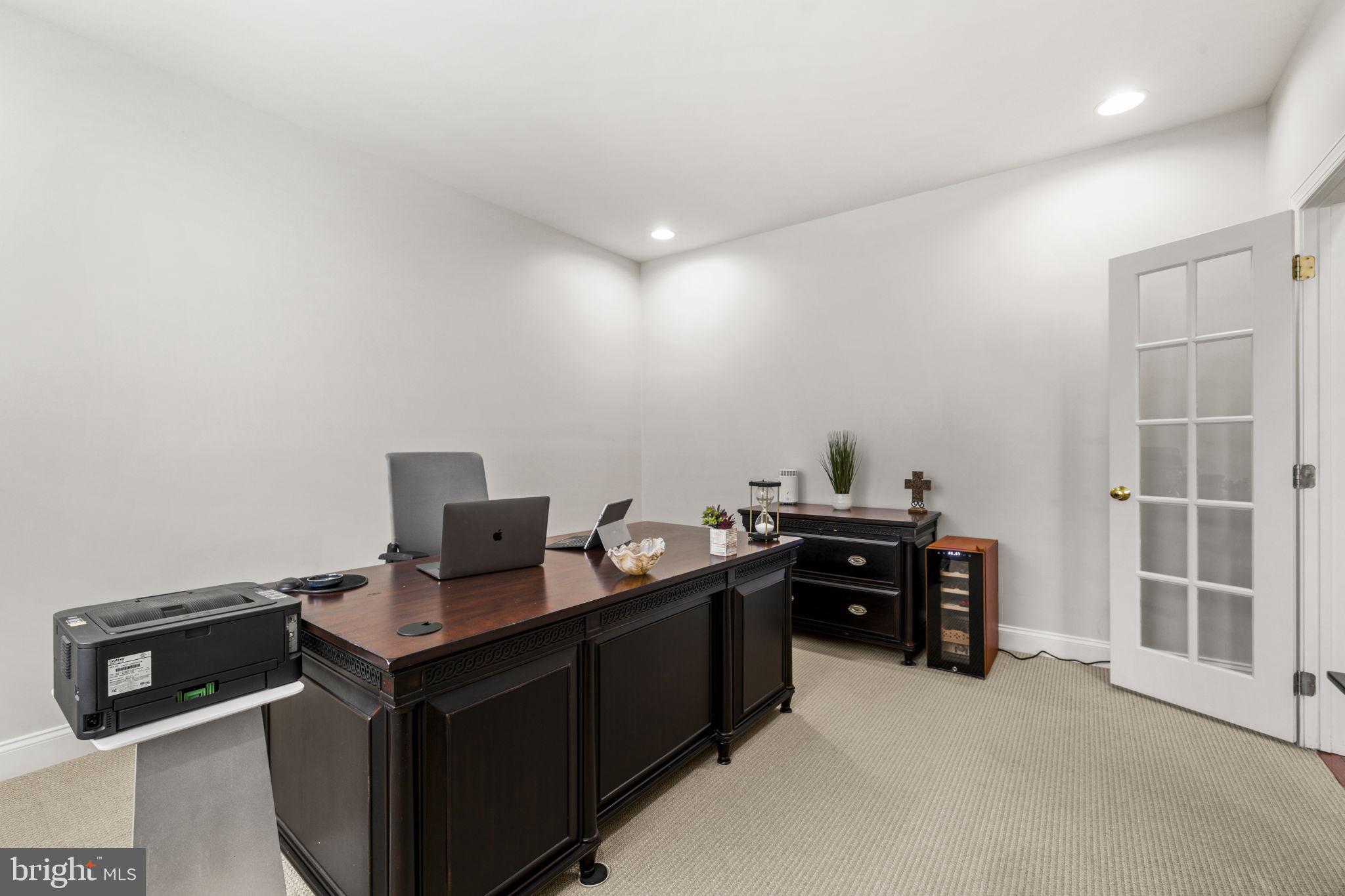 SOUTH RIDING - Residential