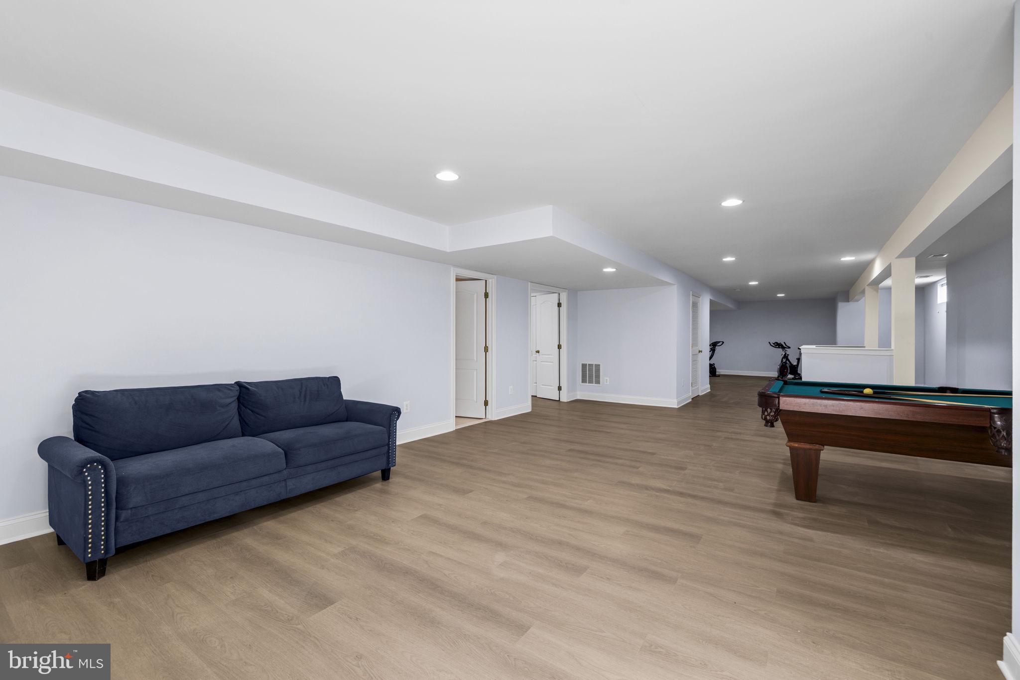 SOUTH RIDING - Residential