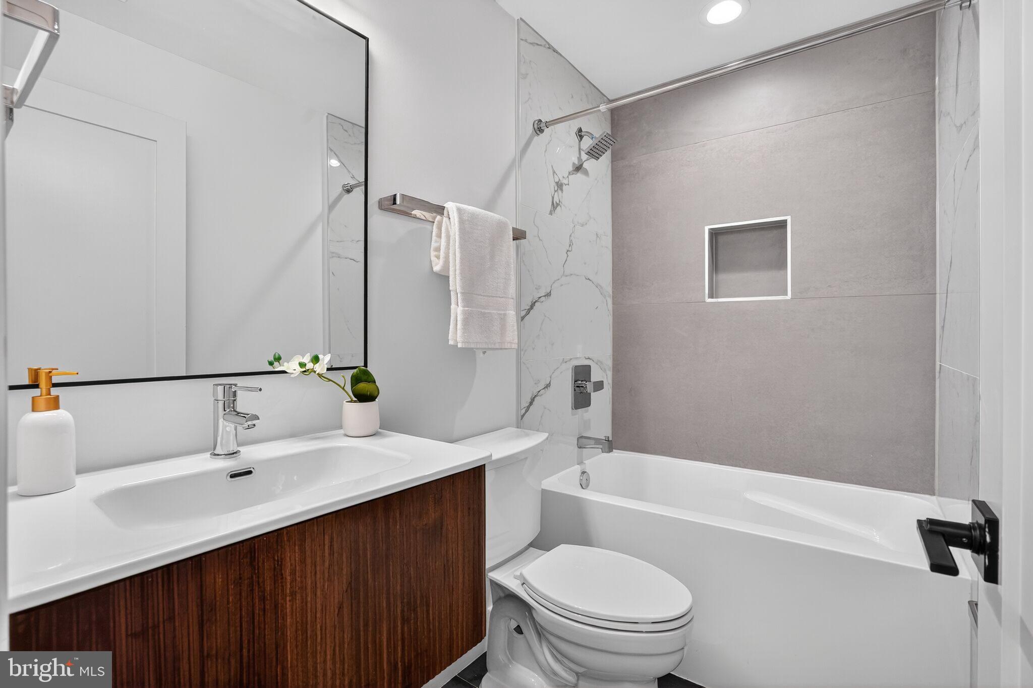 ADAMS MORGAN - Residential