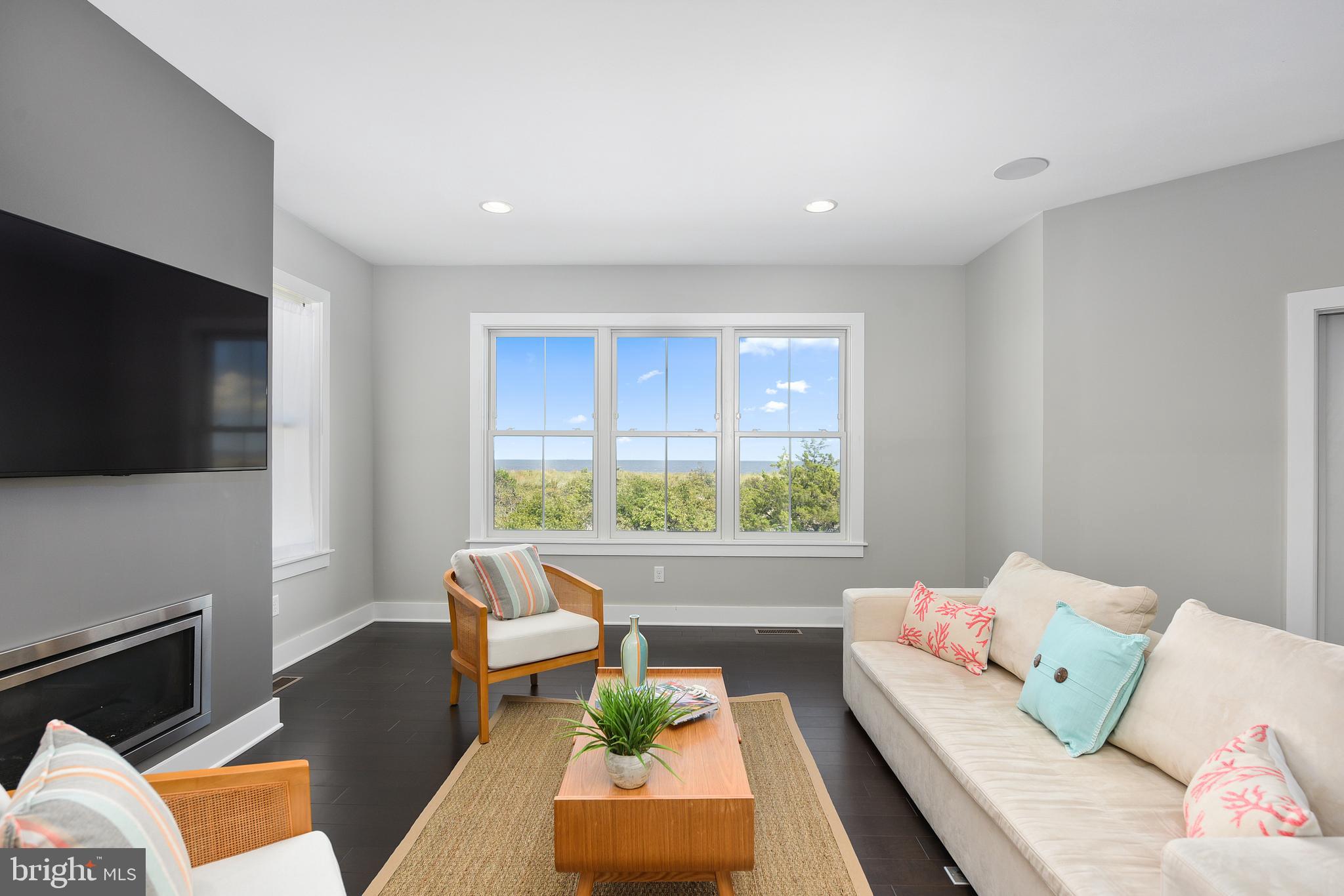 BACK BAY COVE - Residential
