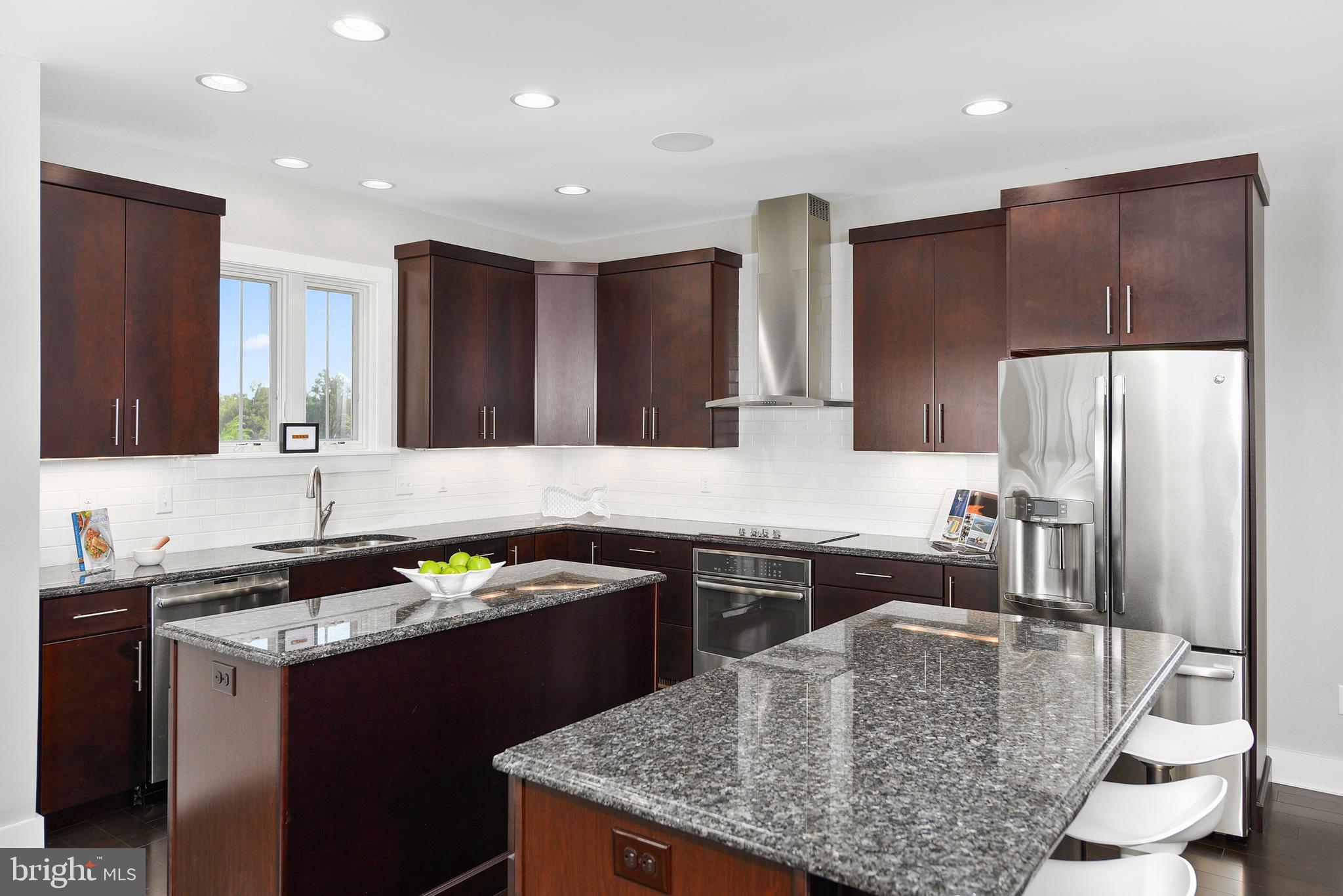 BACK BAY COVE - Residential