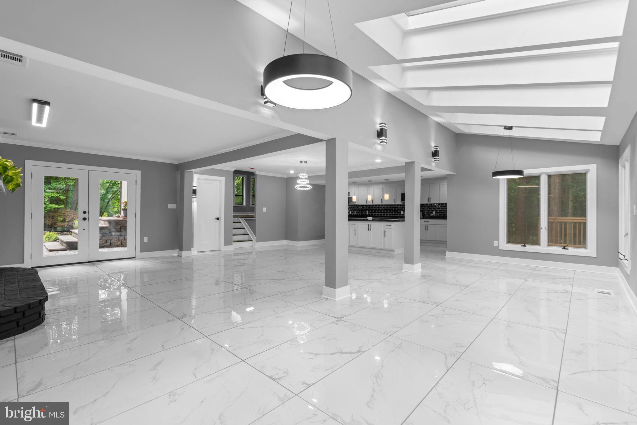 CROWNSVILLE - Residential