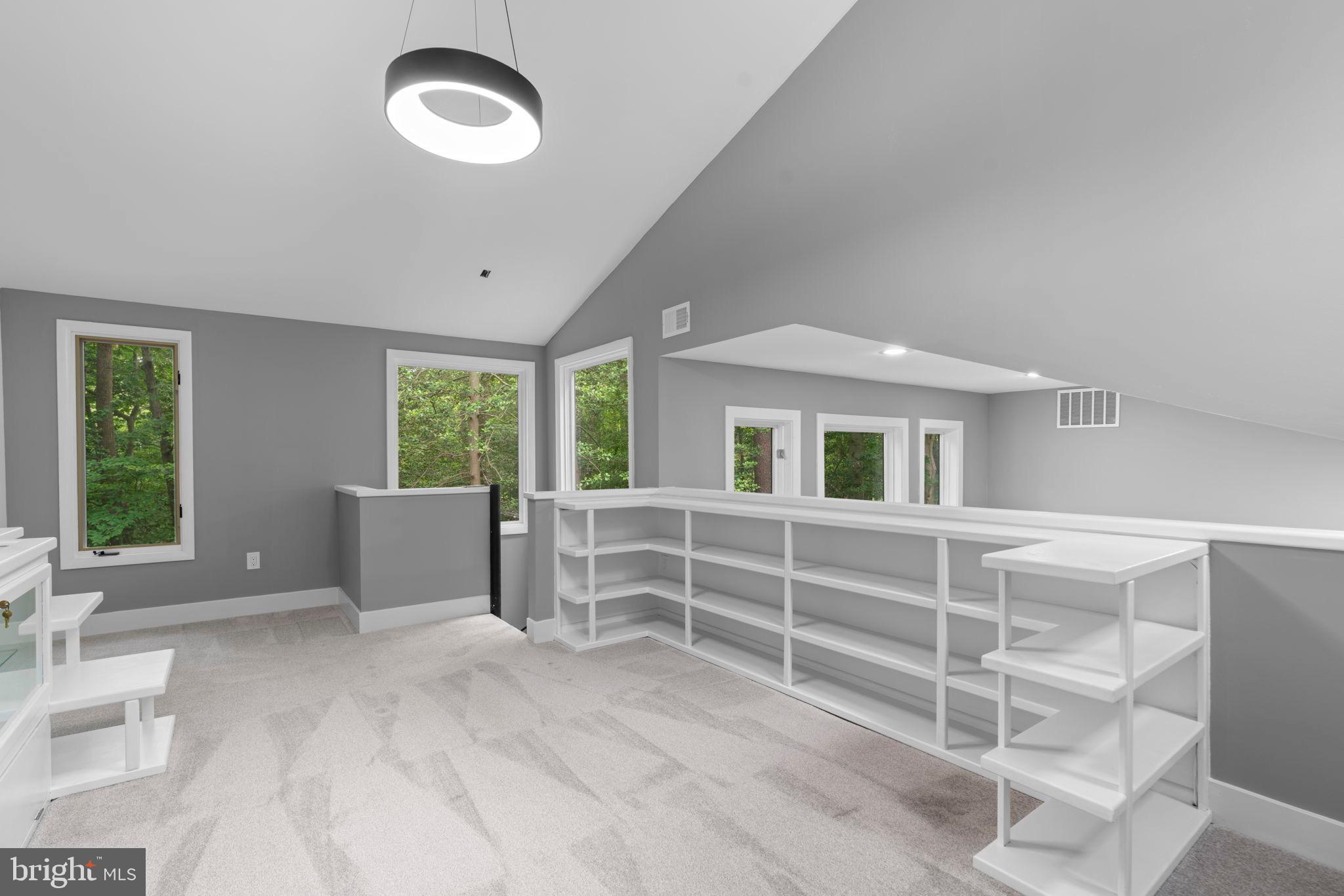 CROWNSVILLE - Residential