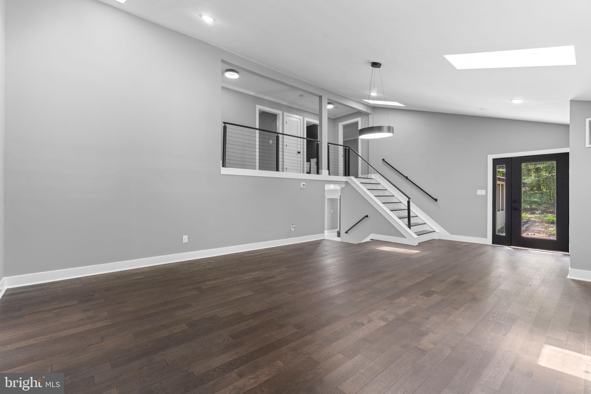 CROWNSVILLE - Residential