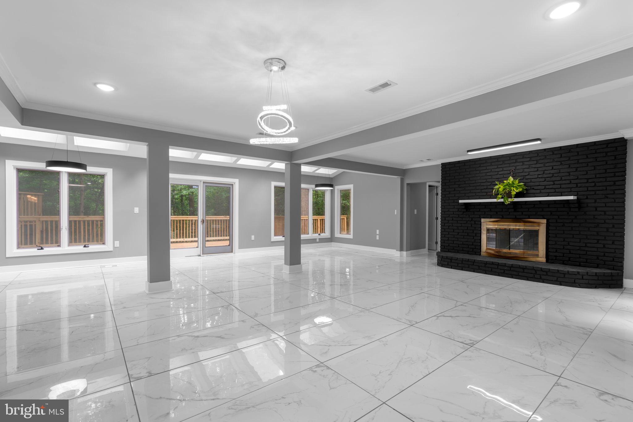 CROWNSVILLE - Residential