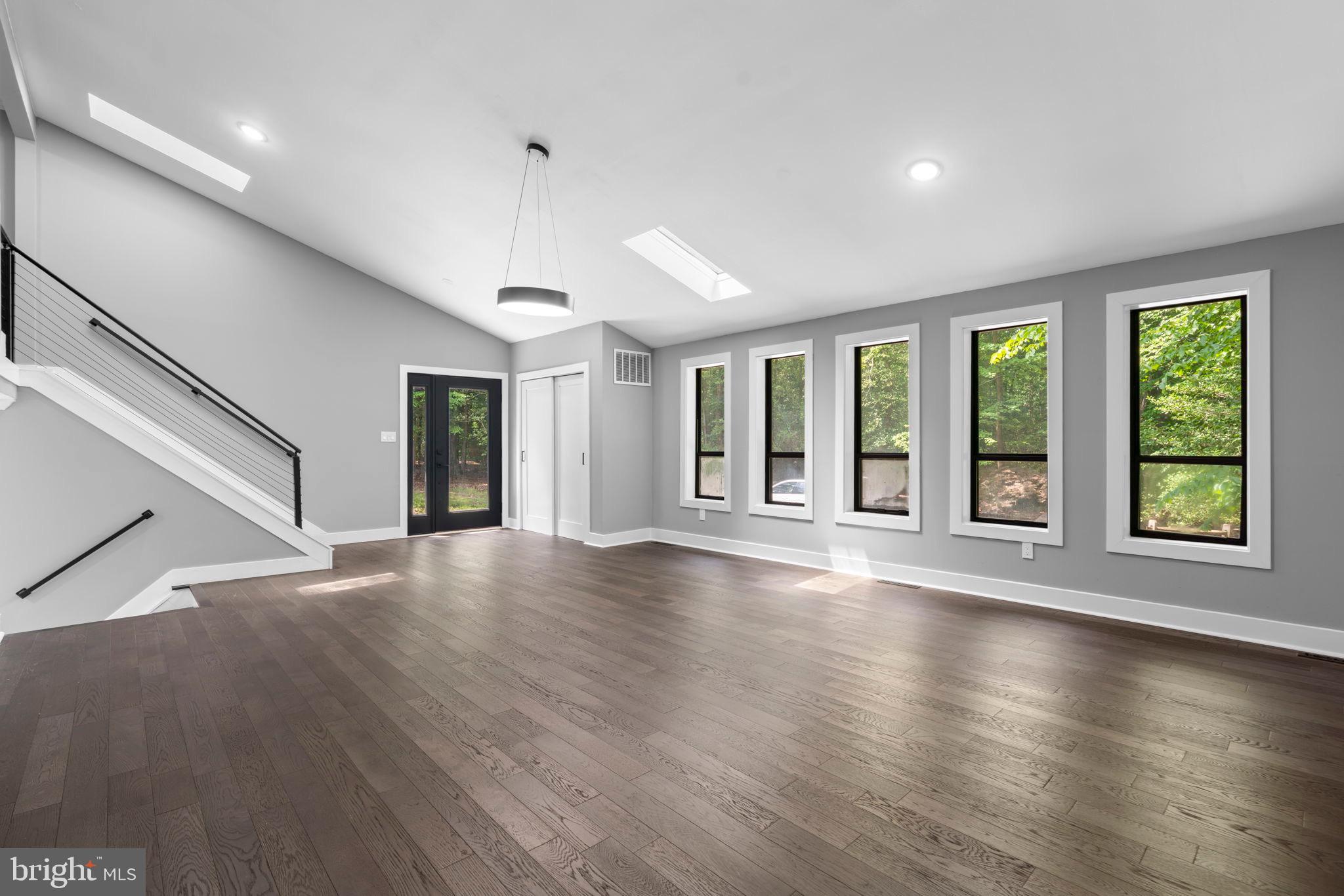 CROWNSVILLE - Residential