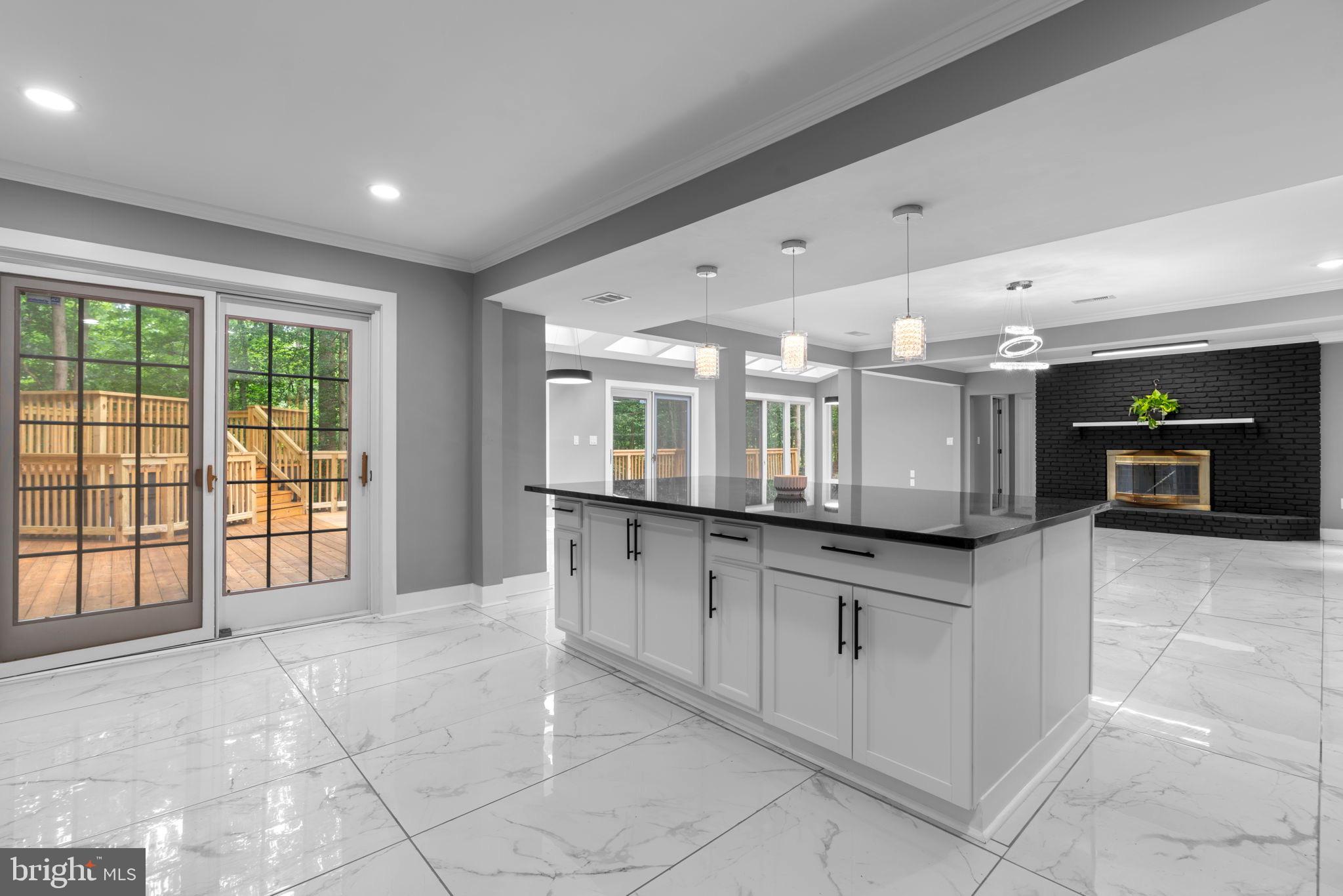 CROWNSVILLE - Residential
