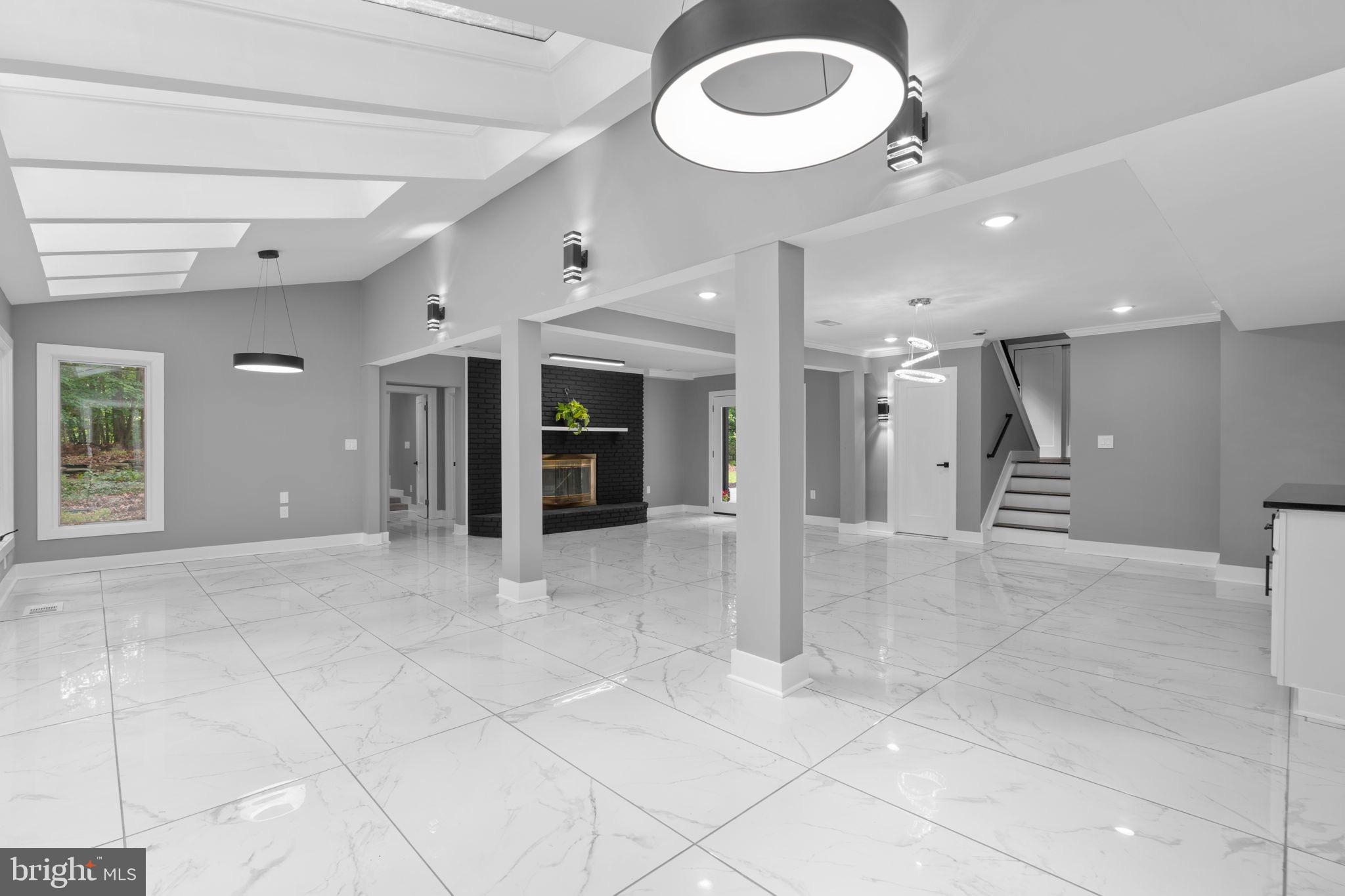 CROWNSVILLE - Residential
