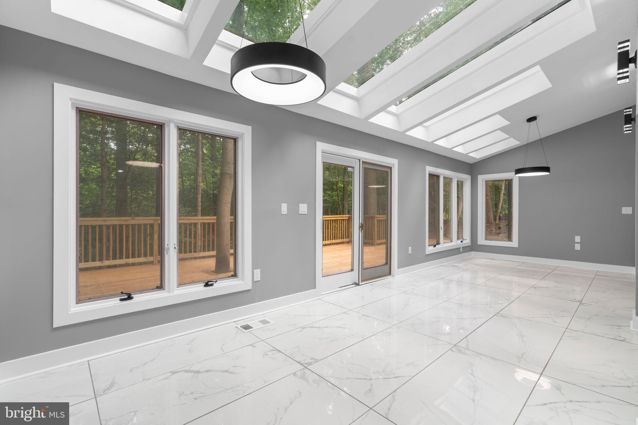 CROWNSVILLE - Residential