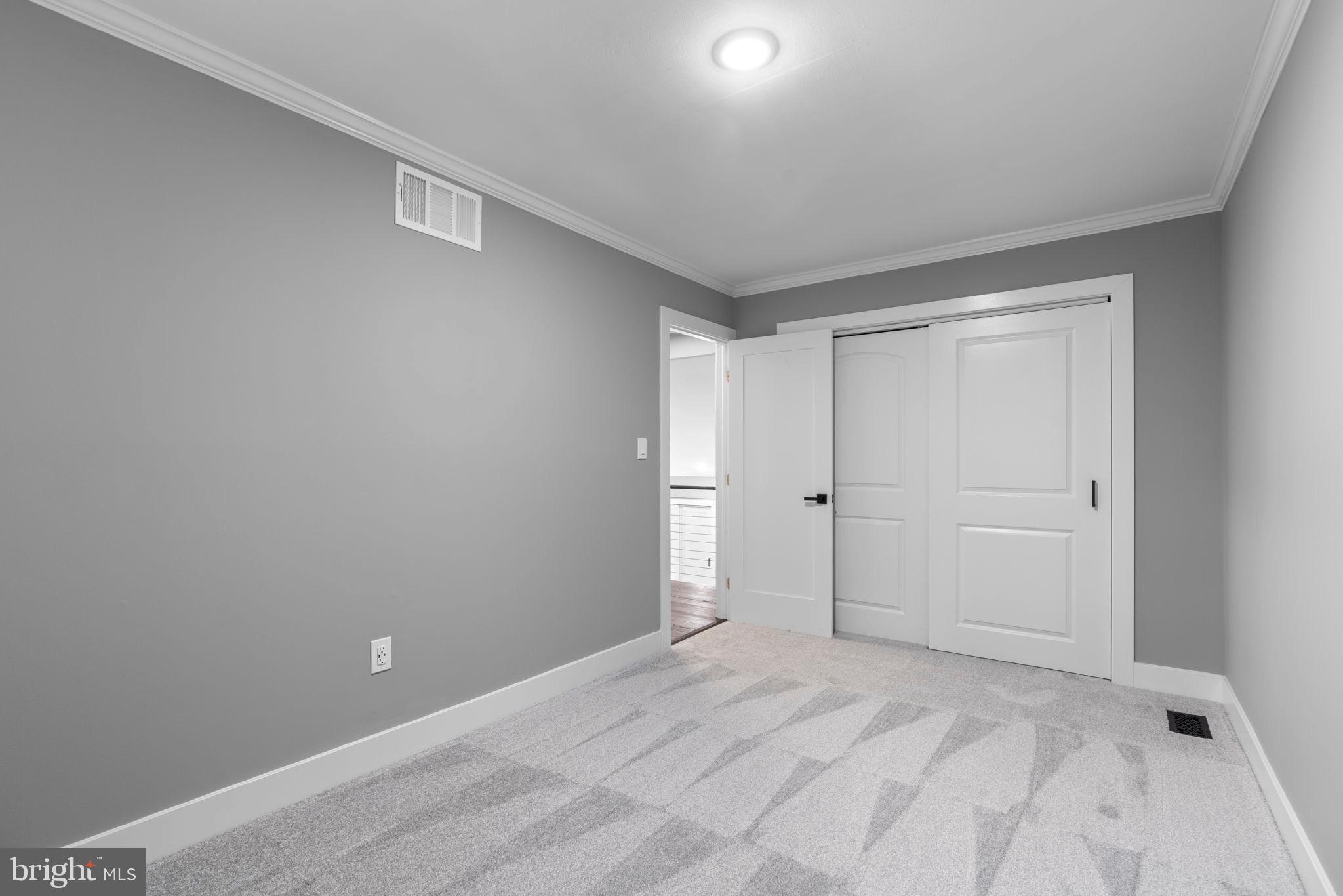 CROWNSVILLE - Residential
