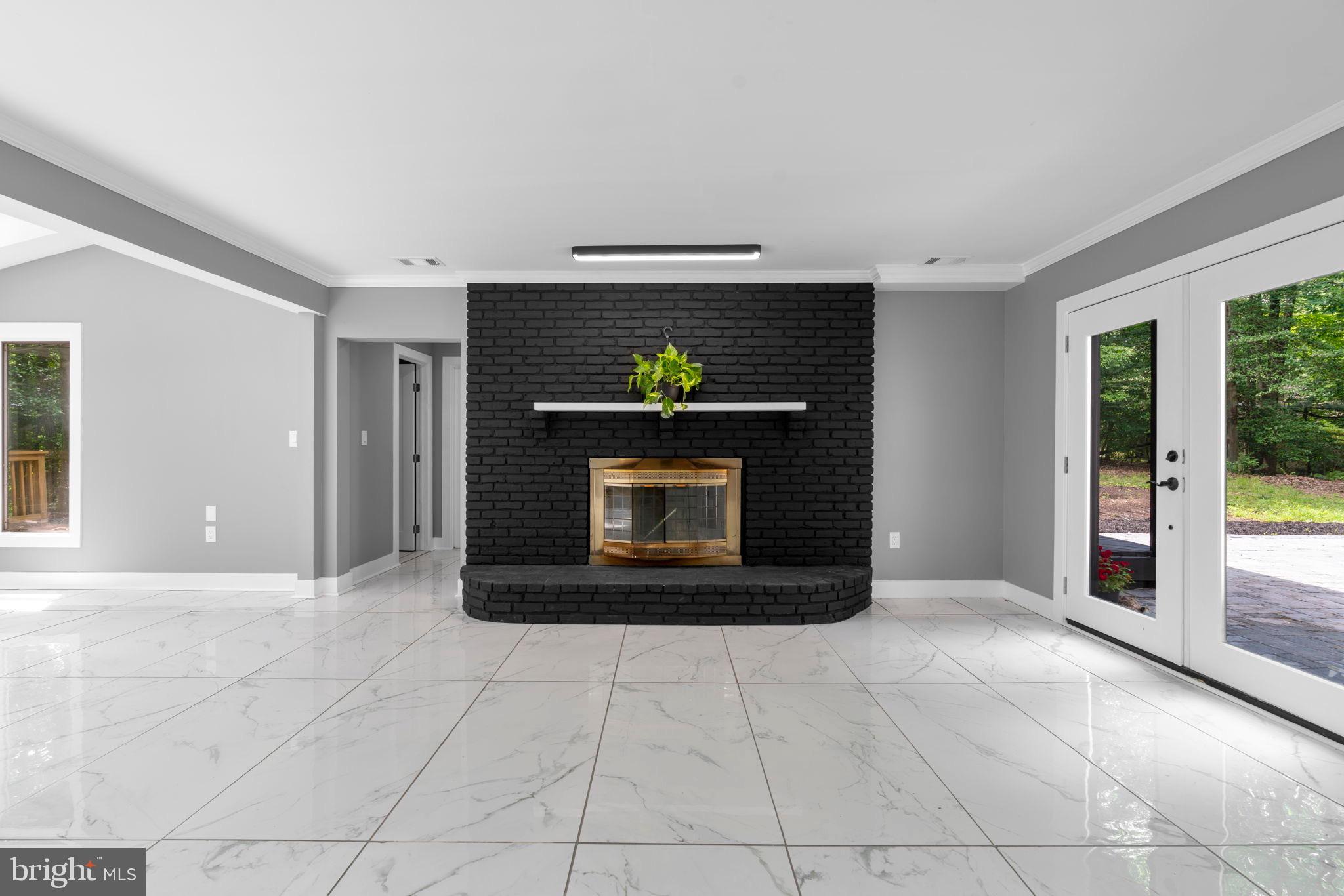 CROWNSVILLE - Residential