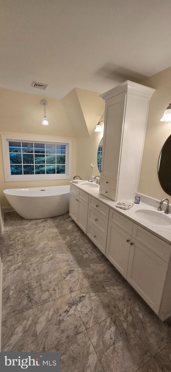 WYNDHAM HILLS - Residential