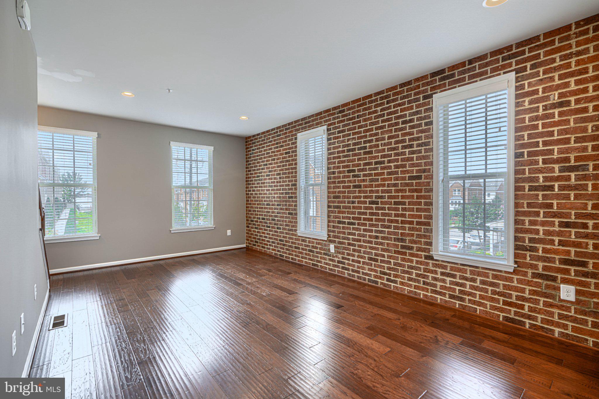 O'DONNELL SQUARE - Residential