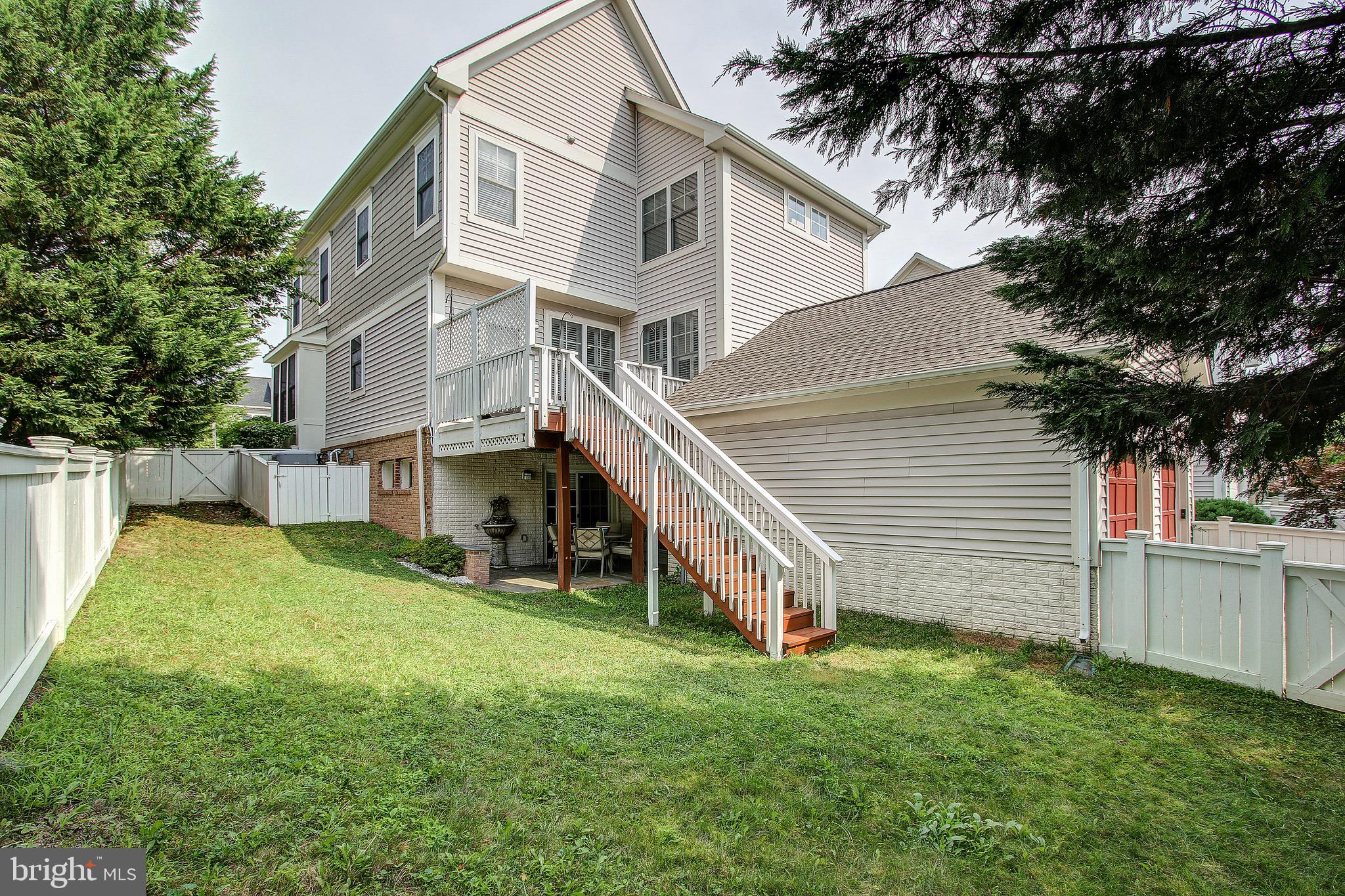 KING FARM WATKINS POND - Residential