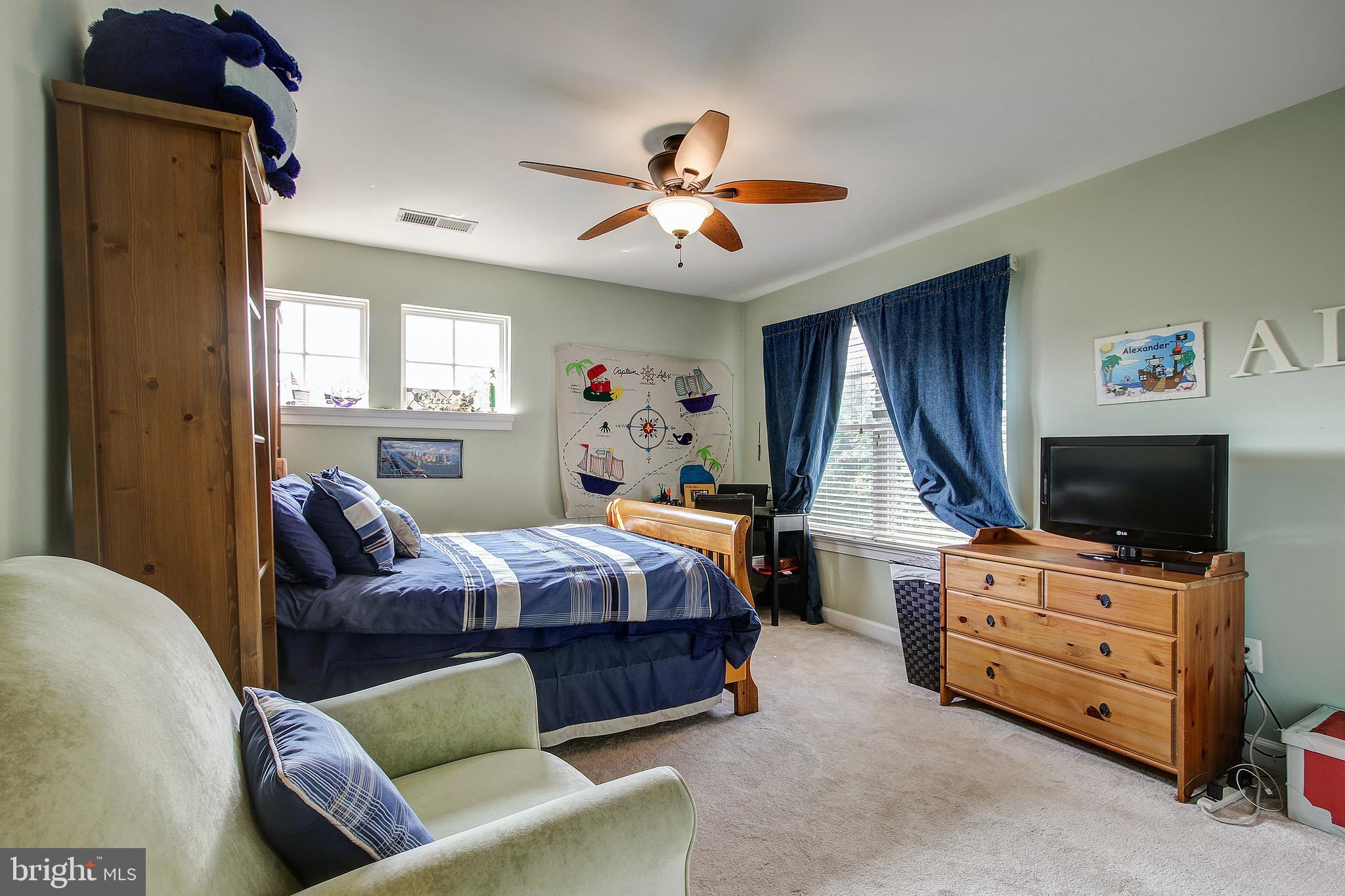 KING FARM WATKINS POND - Residential