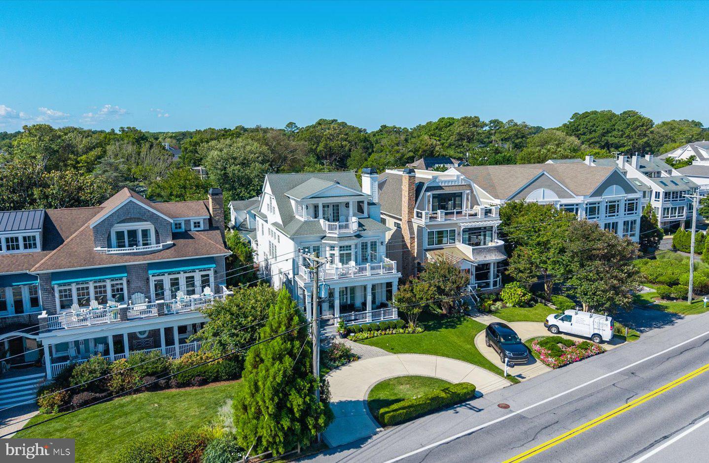 SILVER LAKE SHORES - Residential