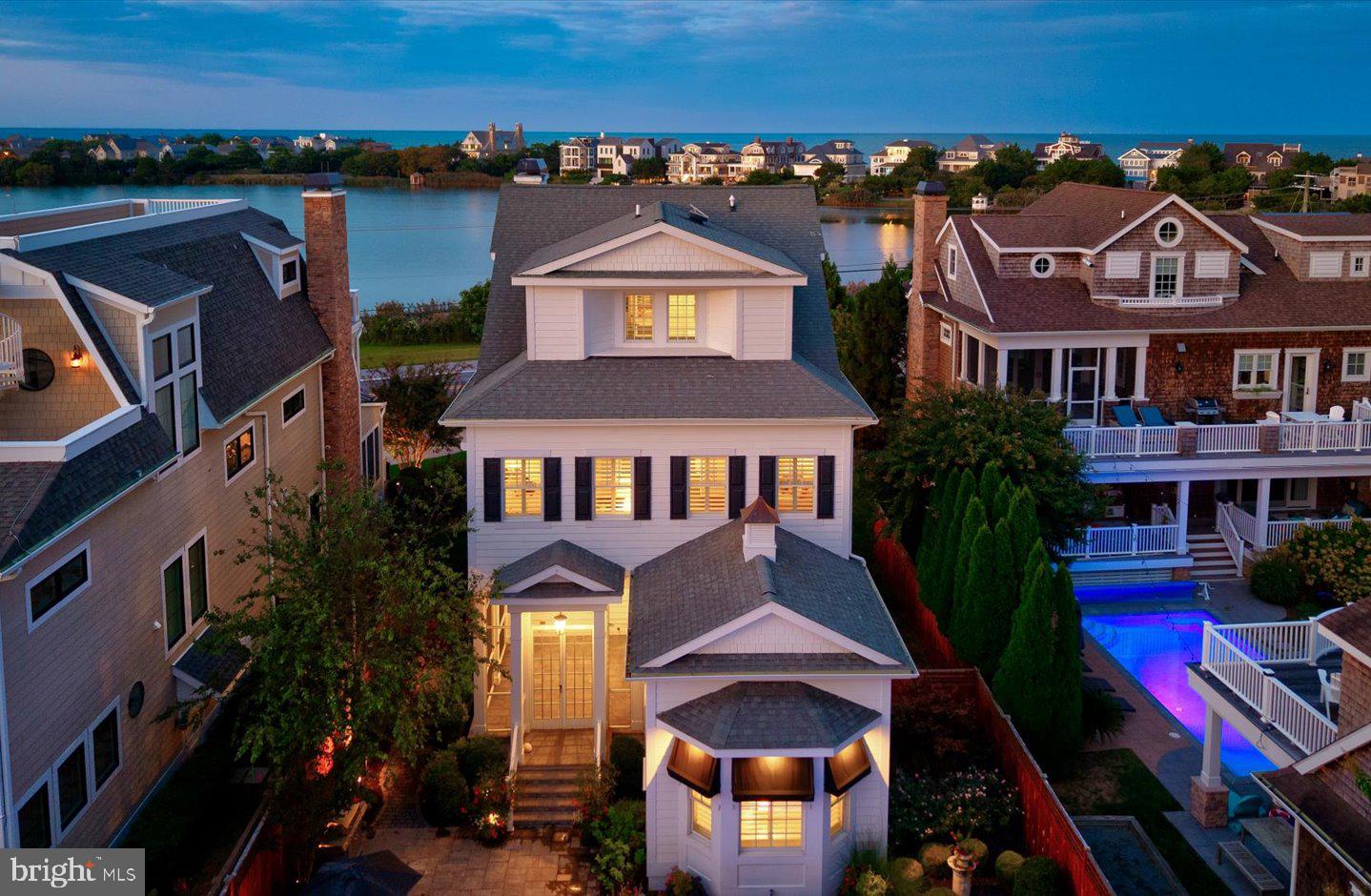 SILVER LAKE SHORES - Residential