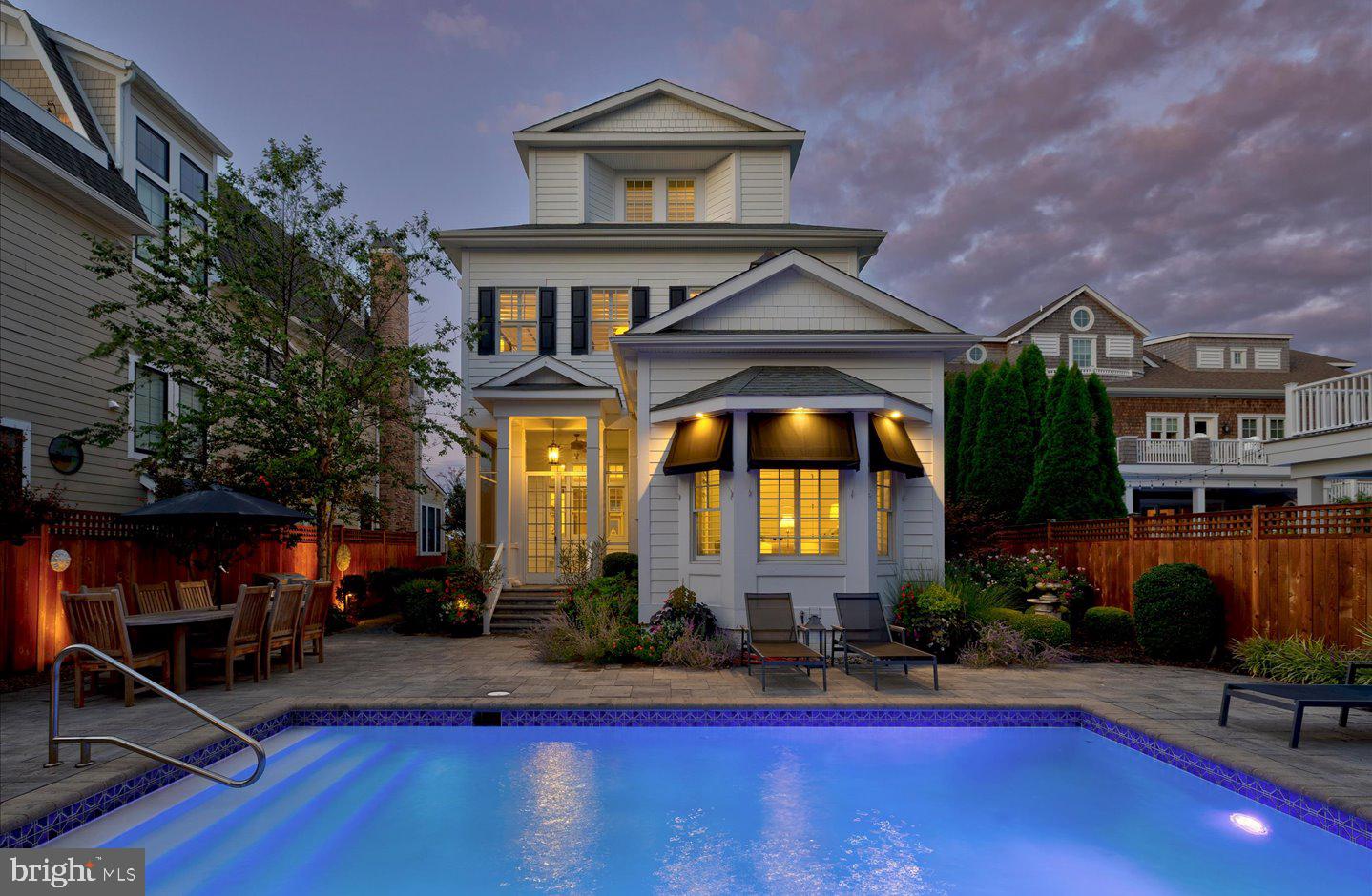 SILVER LAKE SHORES - Residential