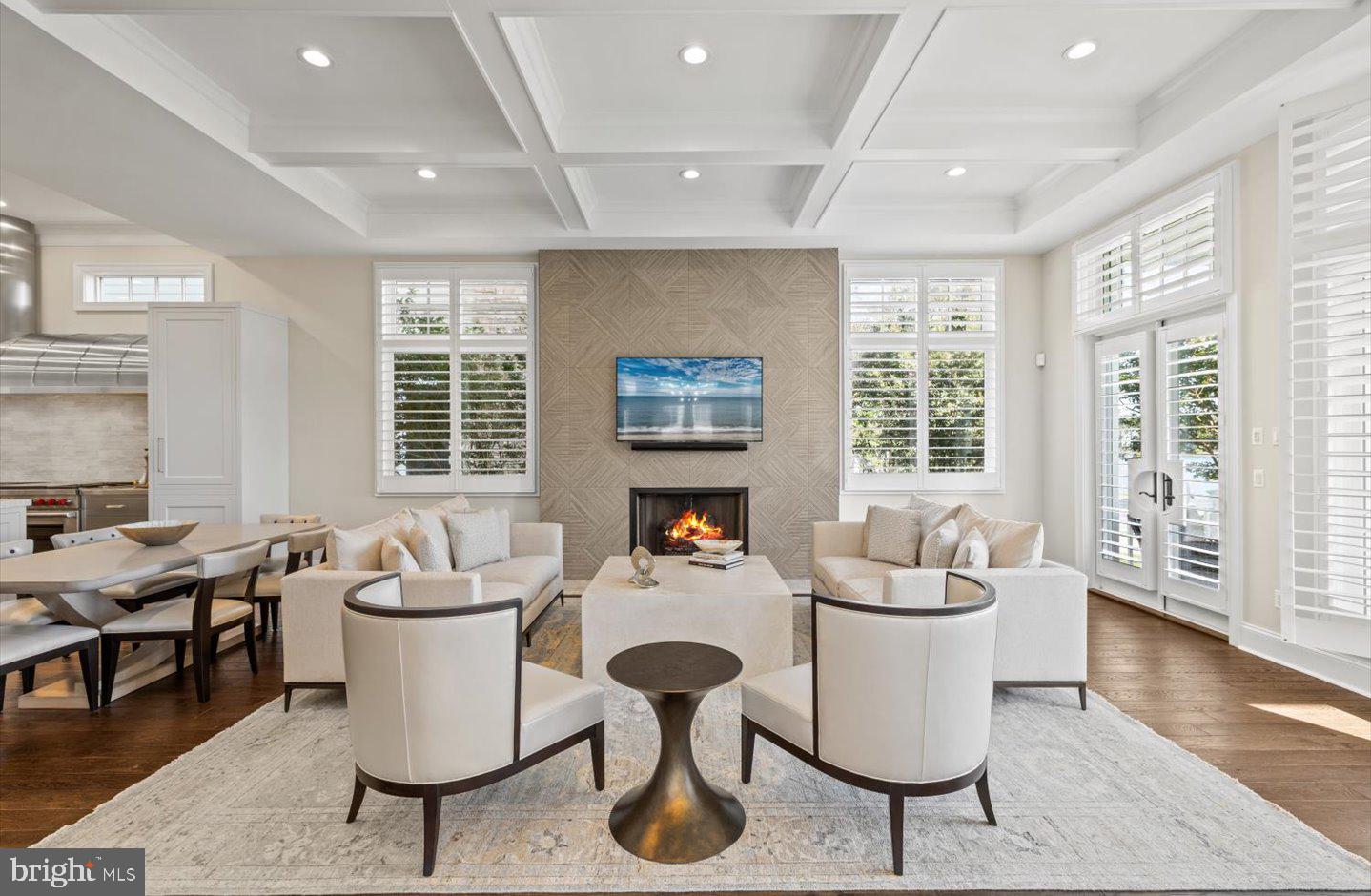 SILVER LAKE SHORES - Residential