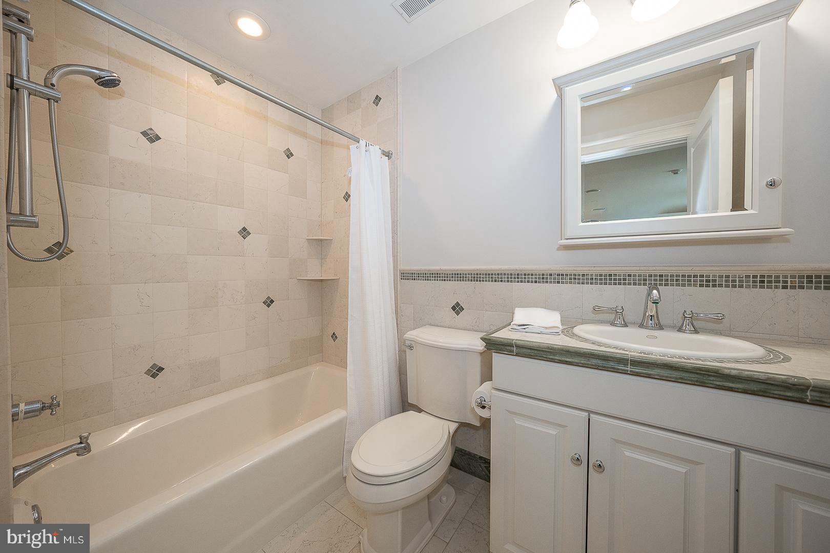 BUTTONWOOD FARMS - Residential