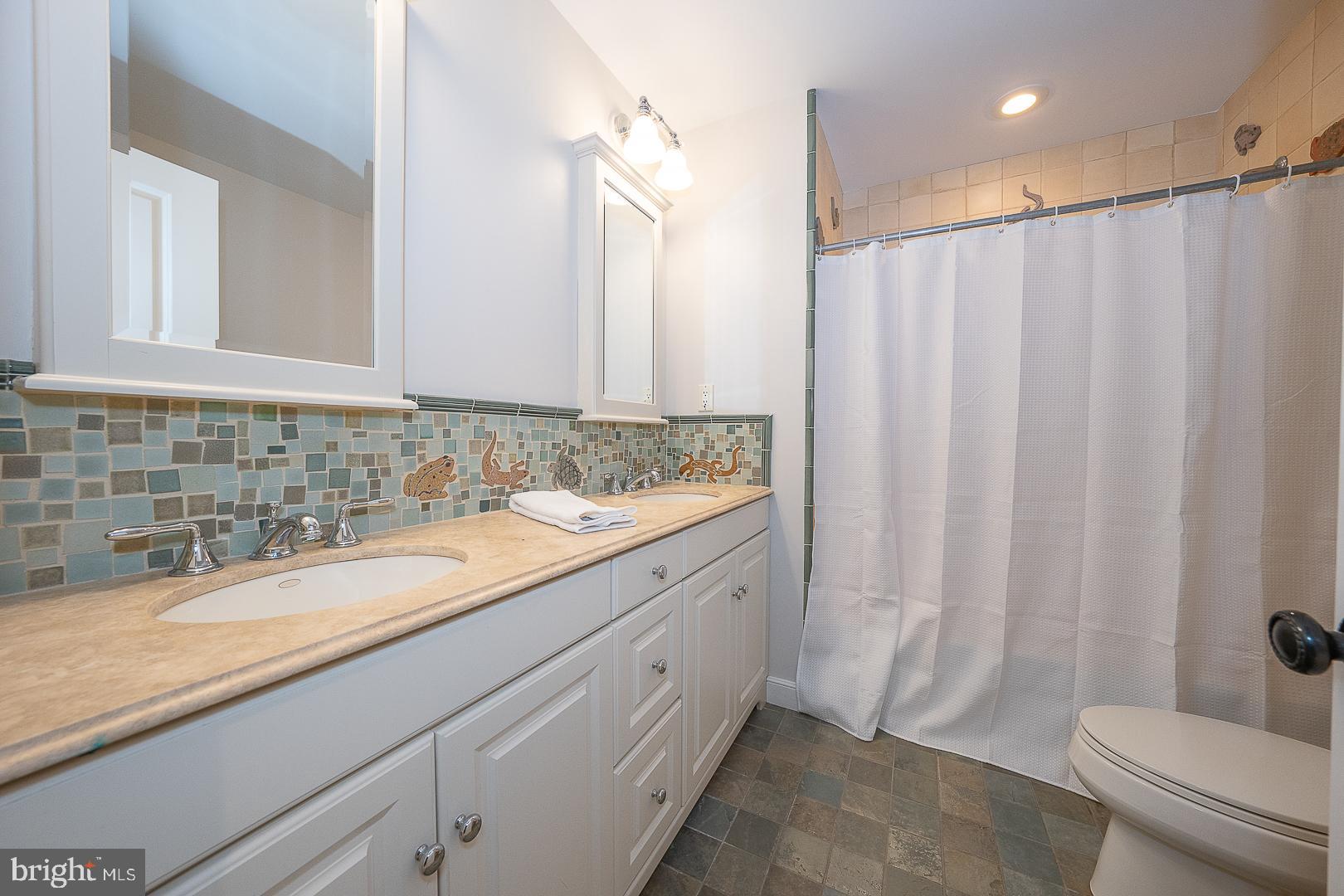 BUTTONWOOD FARMS - Residential