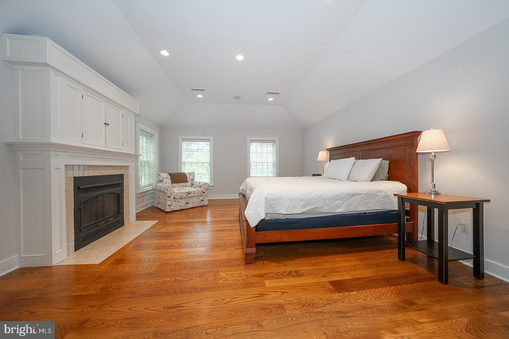 BUTTONWOOD FARMS - Residential