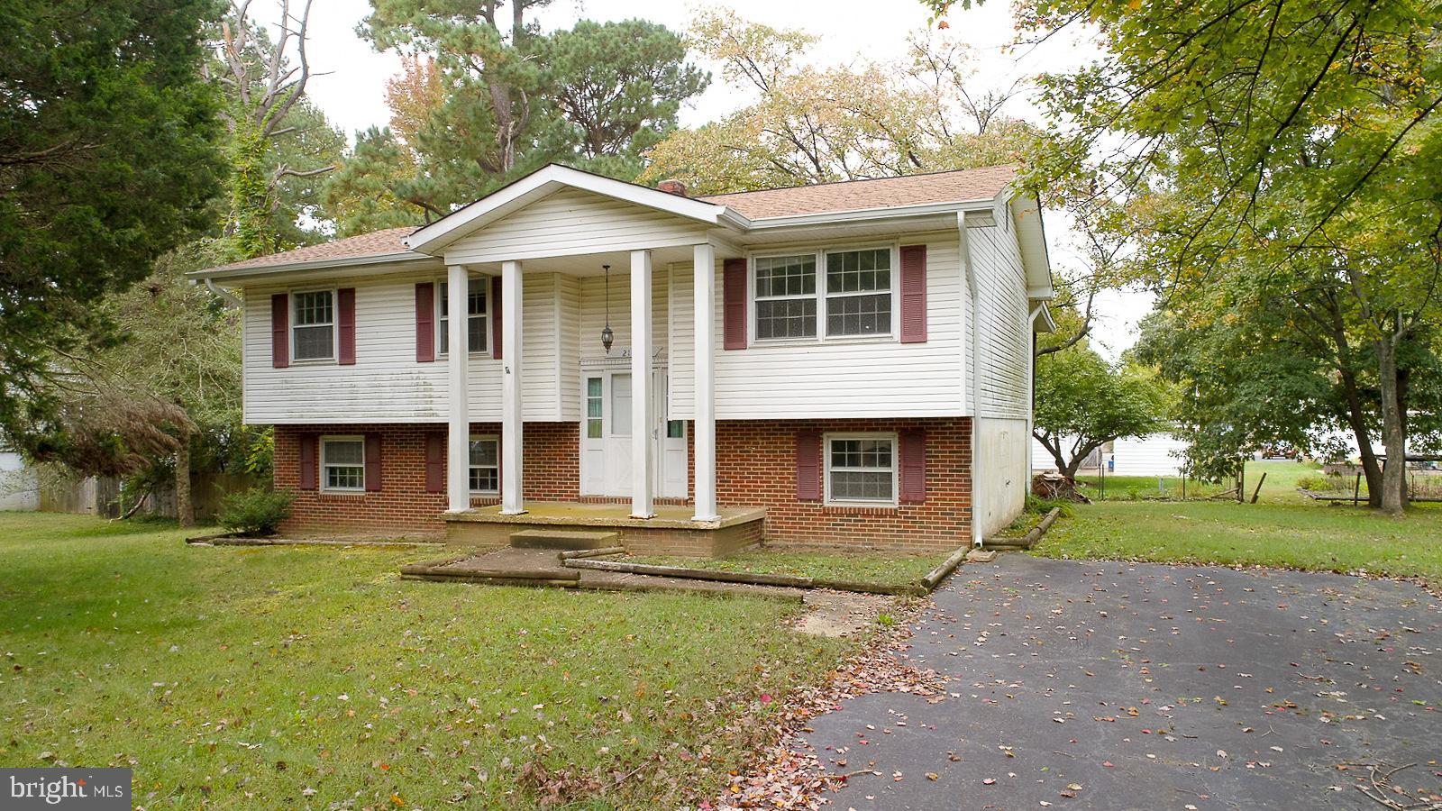 Introducing the Split Foyer House, an investor special located in the desirable Essex South Subdivision. This spacious property features 4 bedrooms and 2 bathrooms, along with a big deck for outdoor enjoyment. With its quick commute to Pax Military Base and nearby shopping centers, this house offers convenience and potential for a variety of buyers.