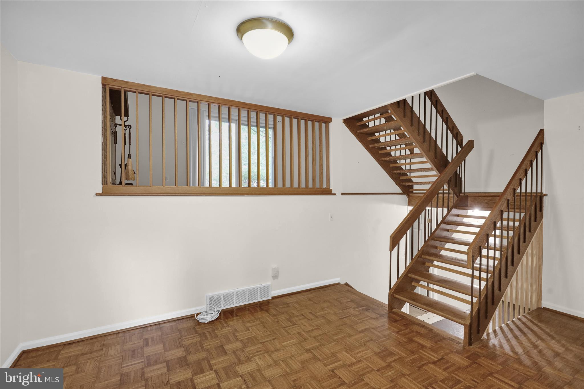 FLYING HILLS - Residential