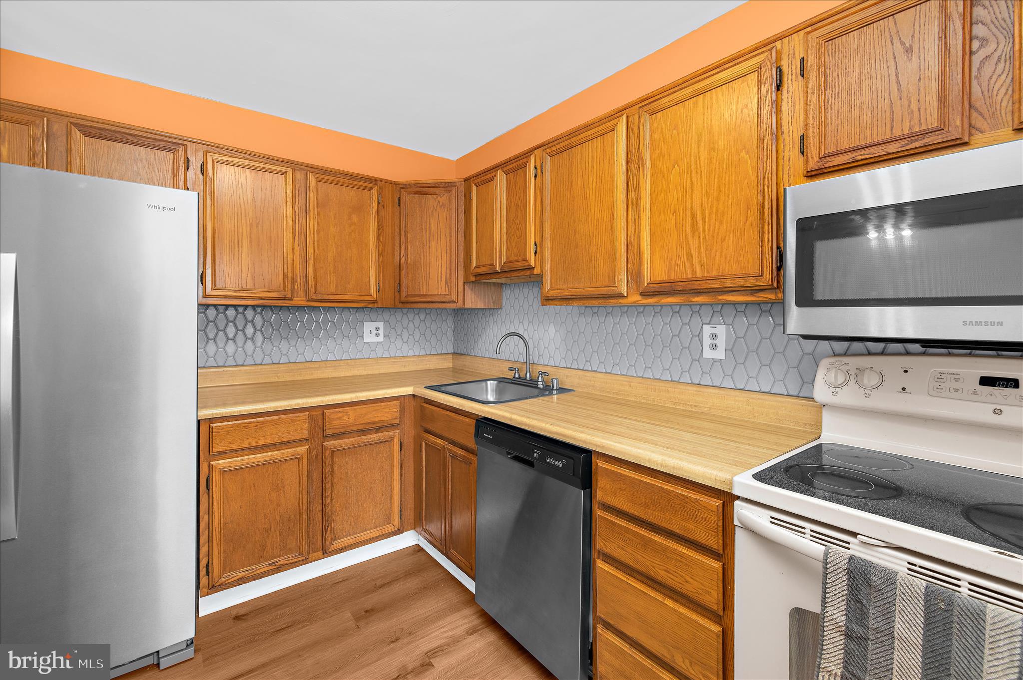 ELIZABETHS LANDING - Residential