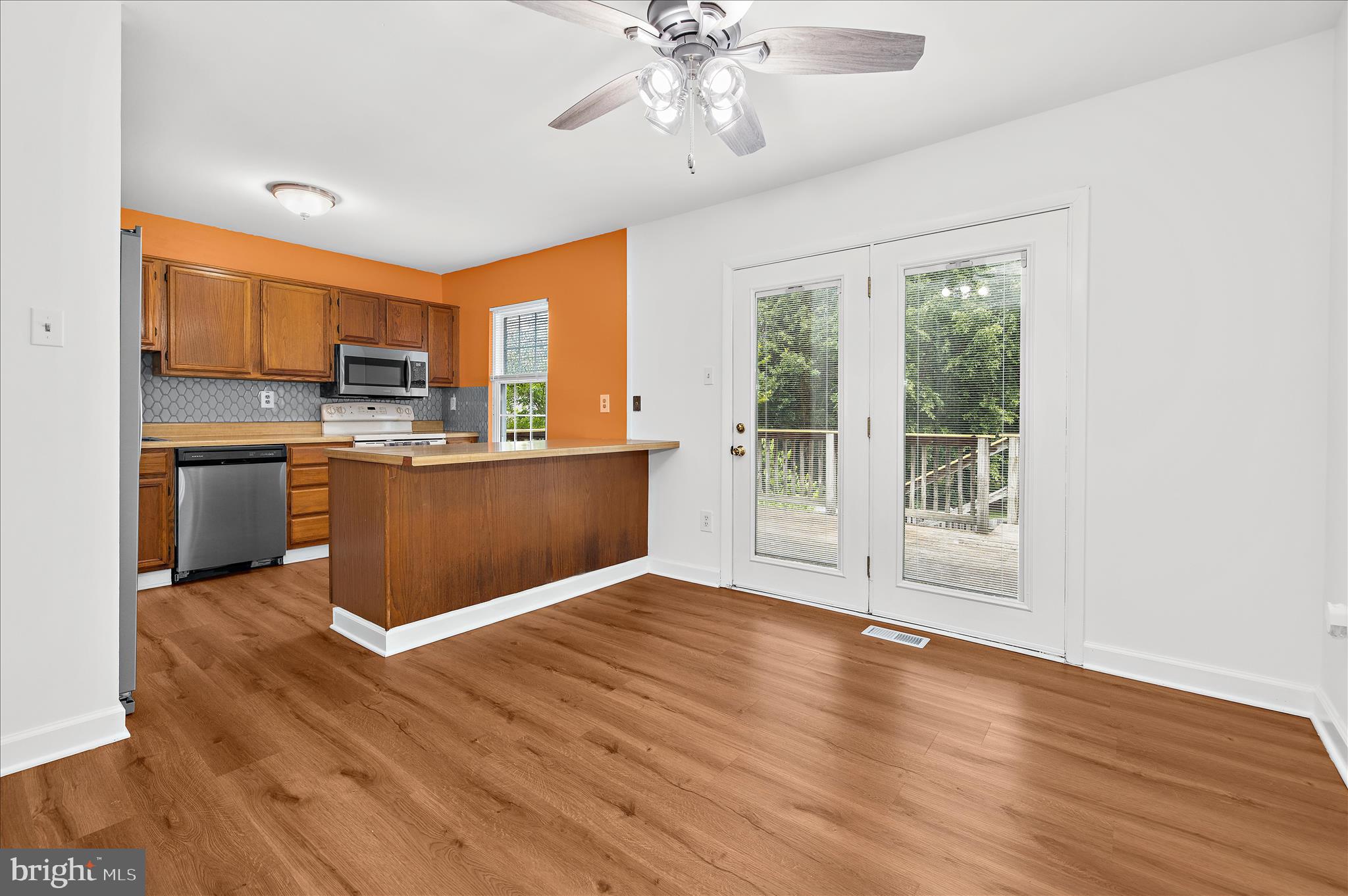 ELIZABETHS LANDING - Residential