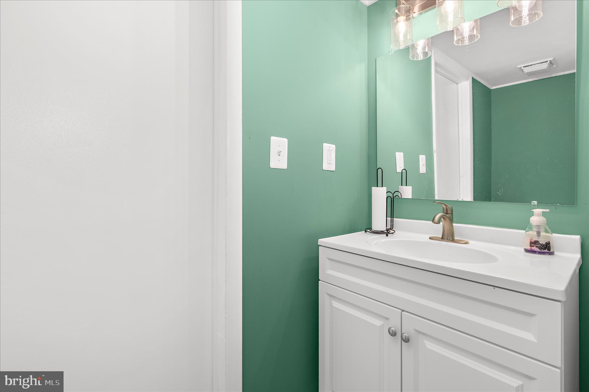 ELIZABETHS LANDING - Residential
