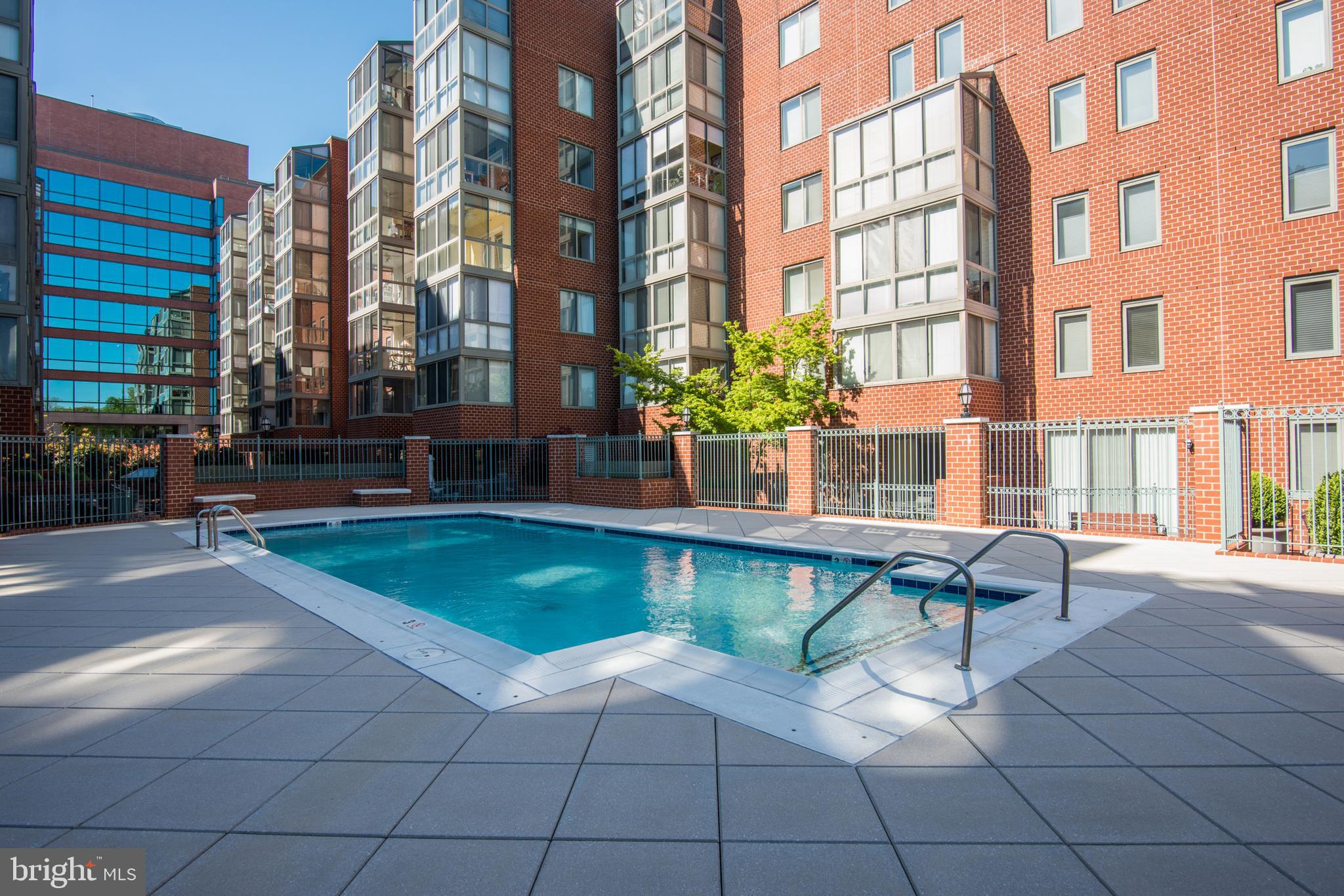 WINDSOR PLAZA - Residential