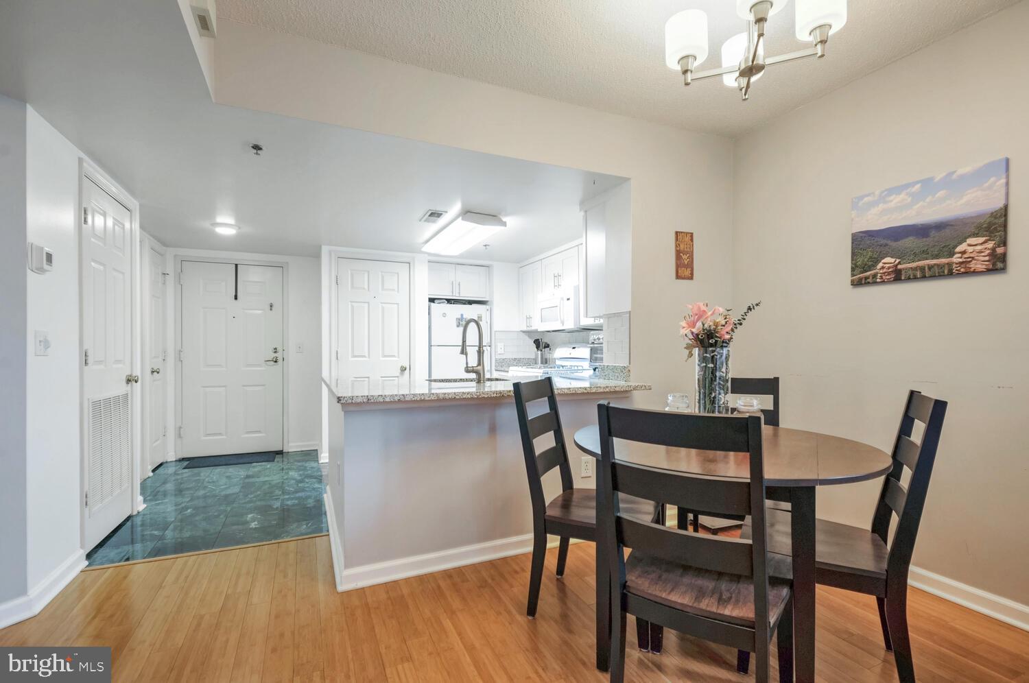 WINDSOR PLAZA - Residential