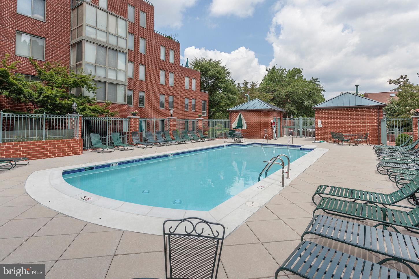 WINDSOR PLAZA - Residential