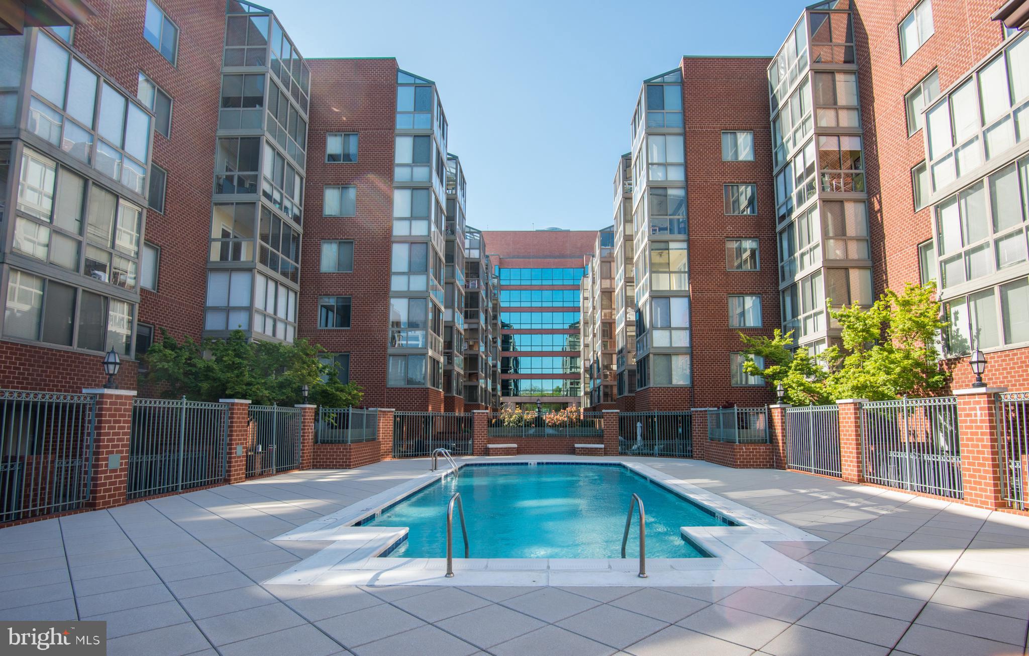 WINDSOR PLAZA - Residential