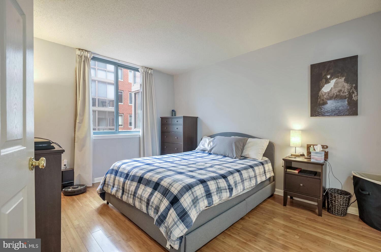 WINDSOR PLAZA - Residential
