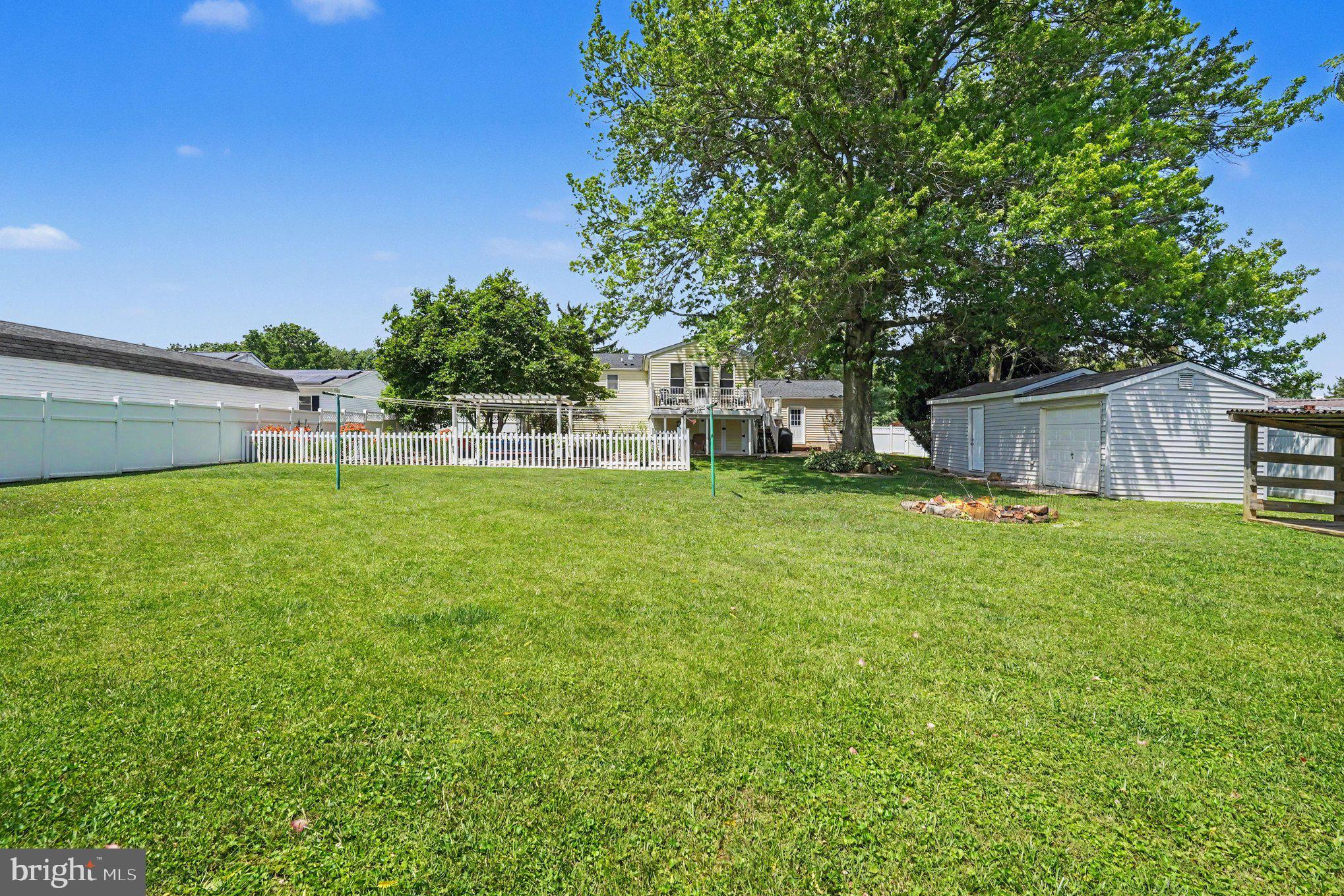 HOLLAND ACRES - Residential