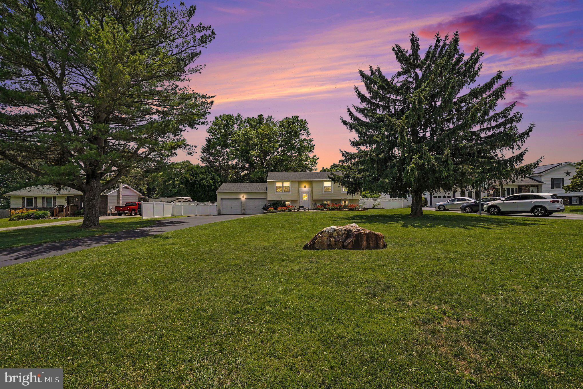 HOLLAND ACRES - Residential