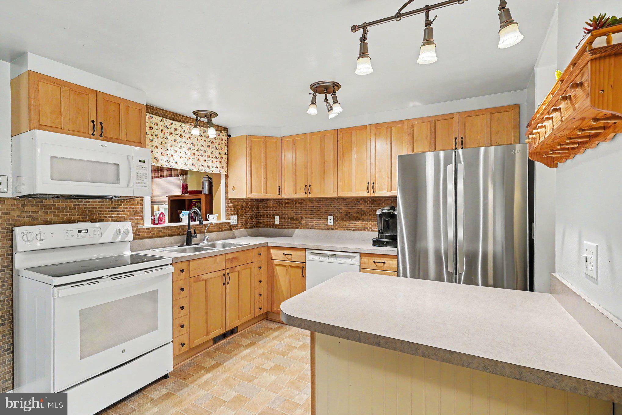 HOLLAND ACRES - Residential