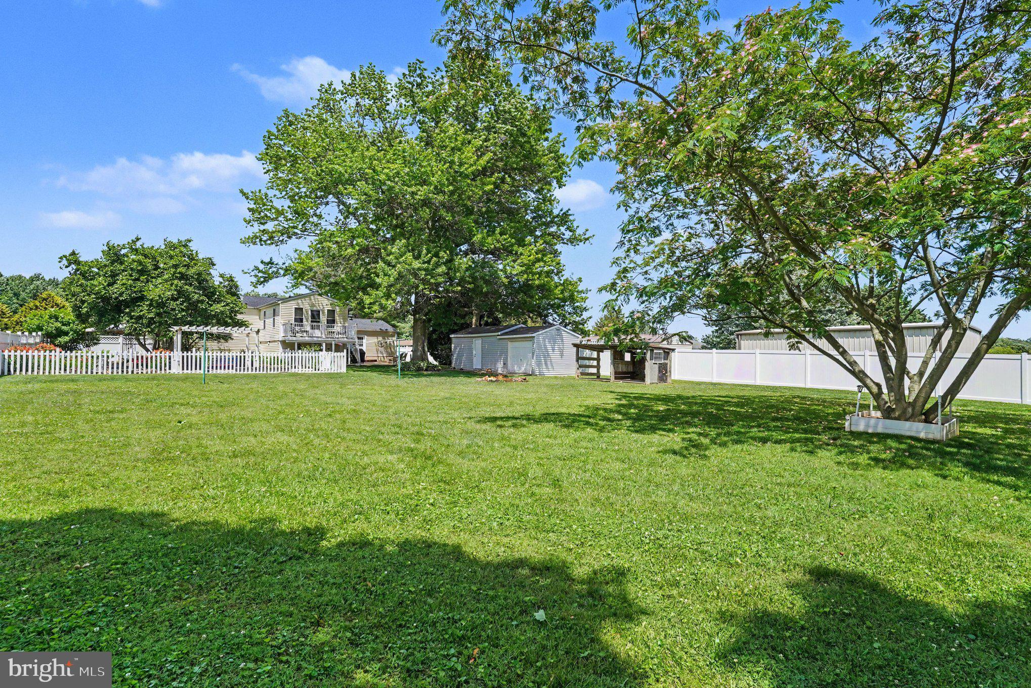 HOLLAND ACRES - Residential