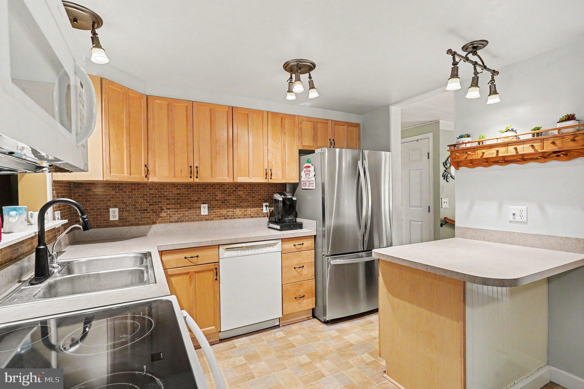 HOLLAND ACRES - Residential