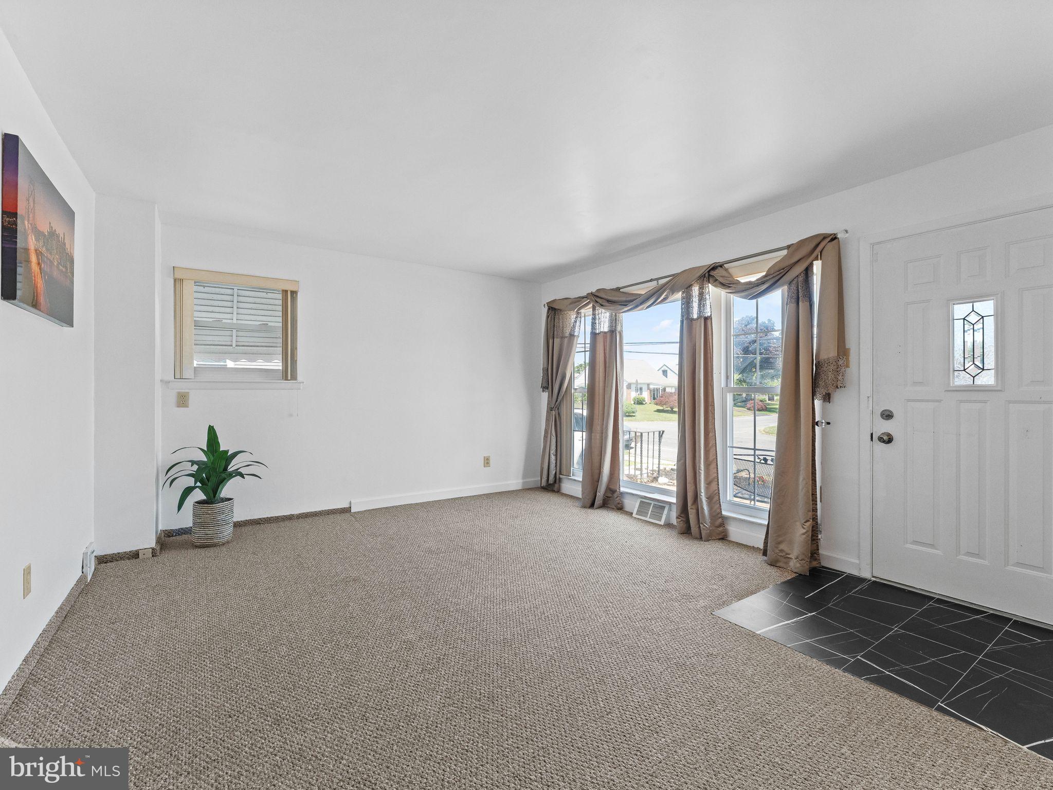 SOMERTON - Residential