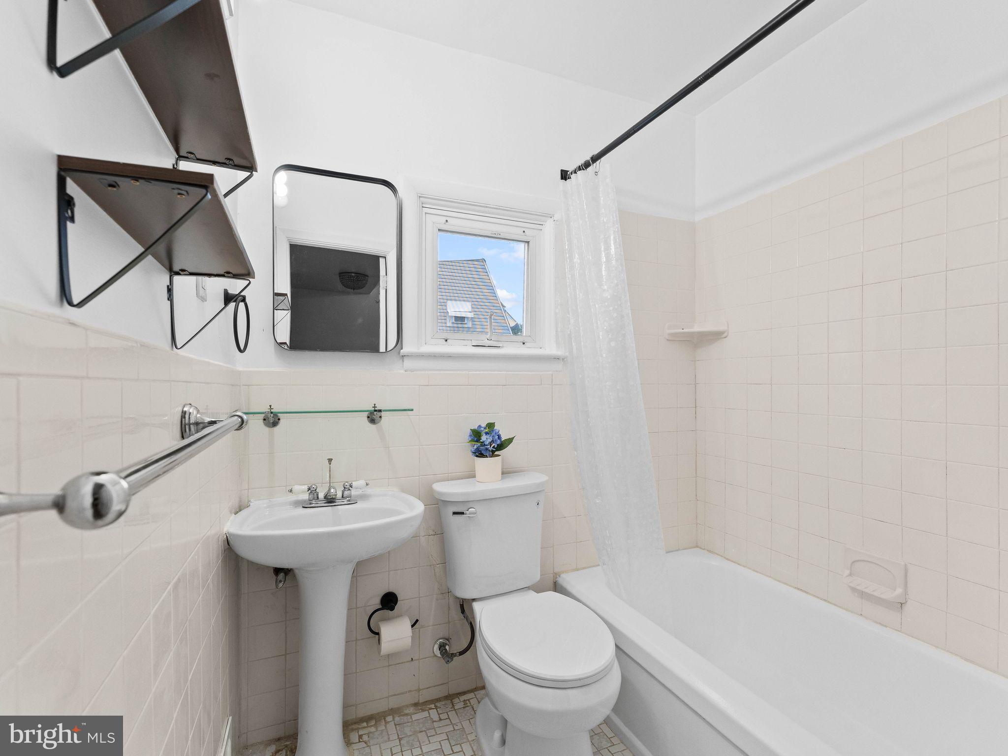 SOMERTON - Residential