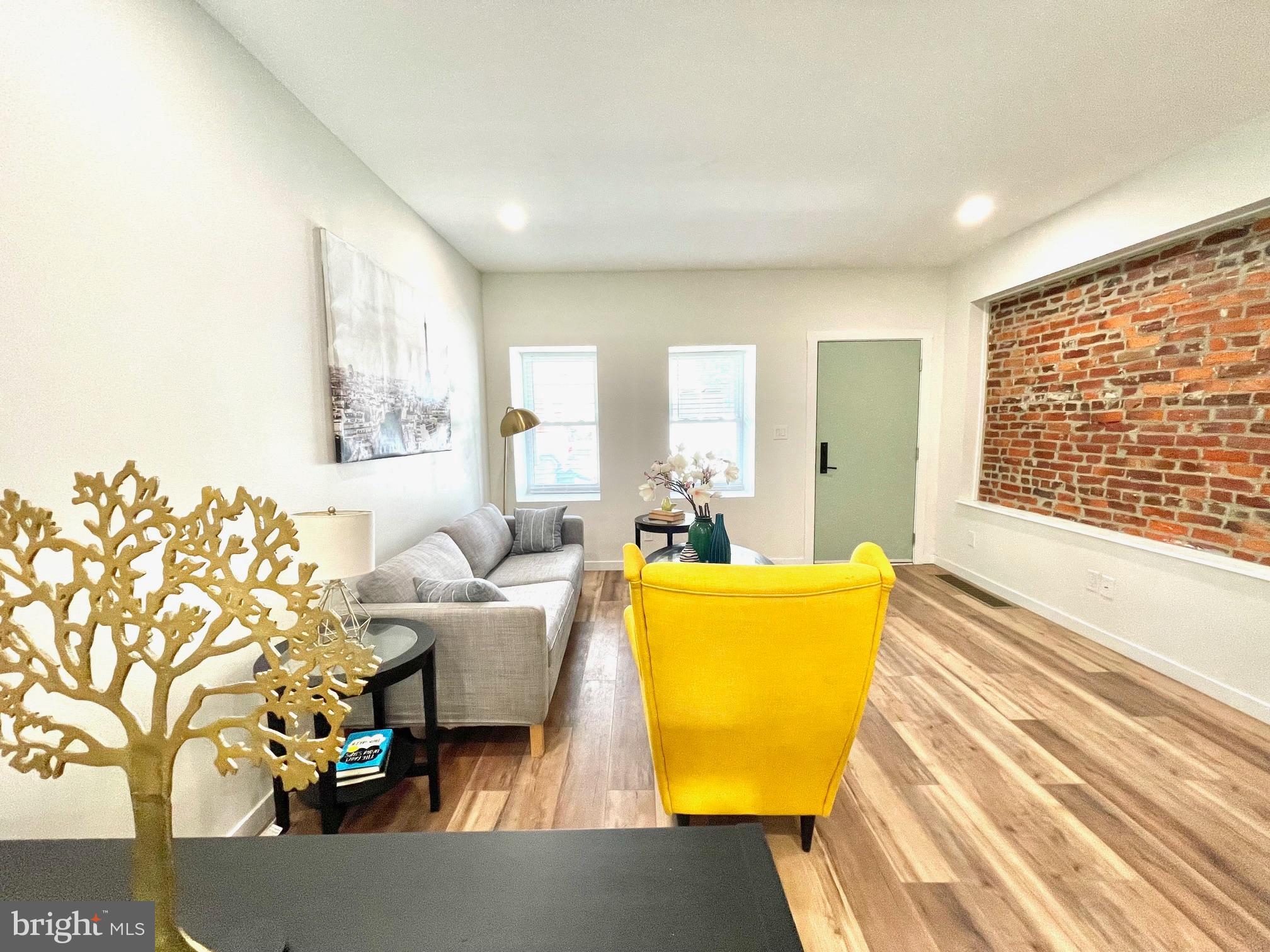 UNIVERSITY CITY - Residential